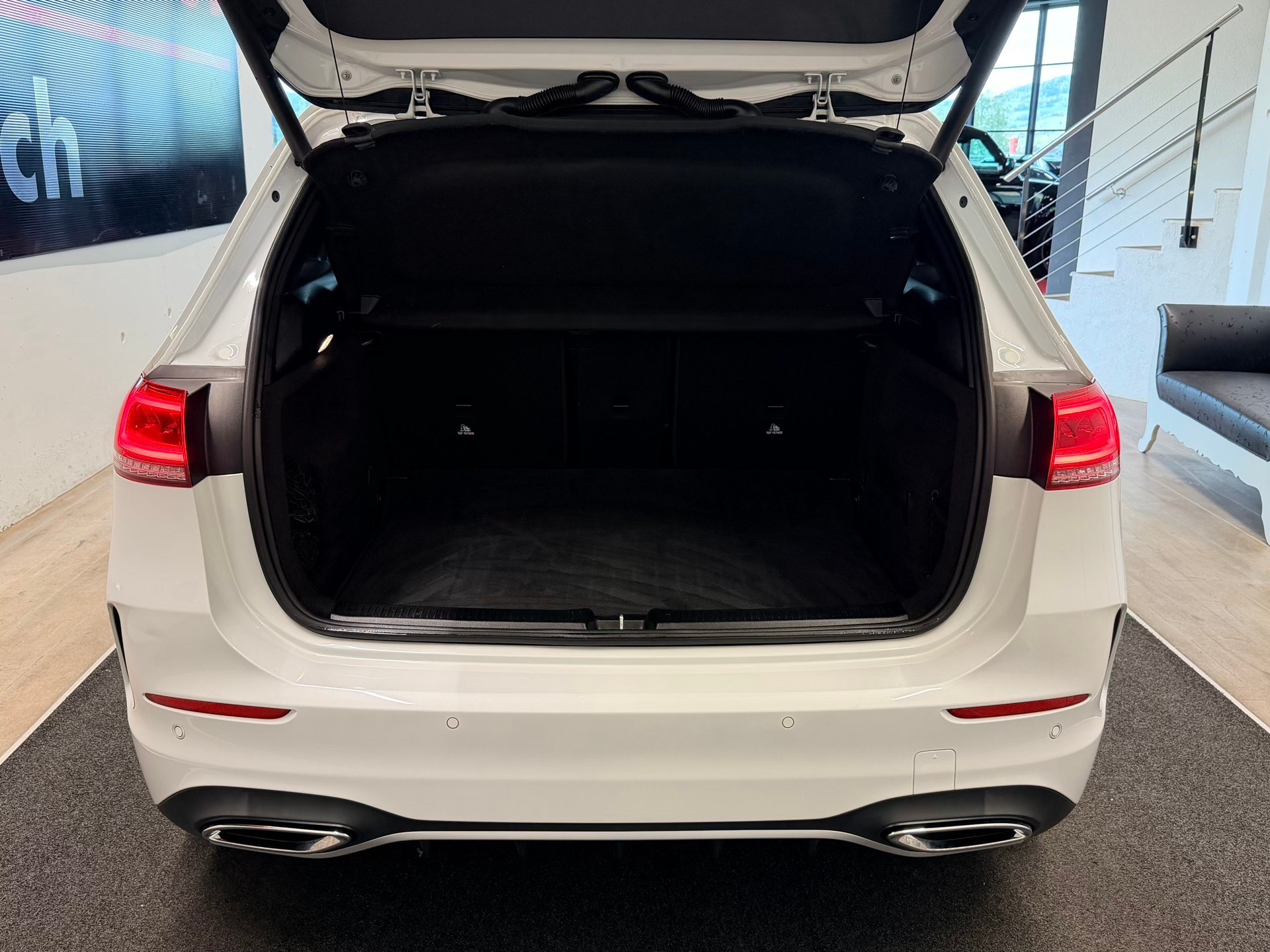 MERCEDES-BENZ B 220 4Matic AMG Line 7G-DCT-image-9