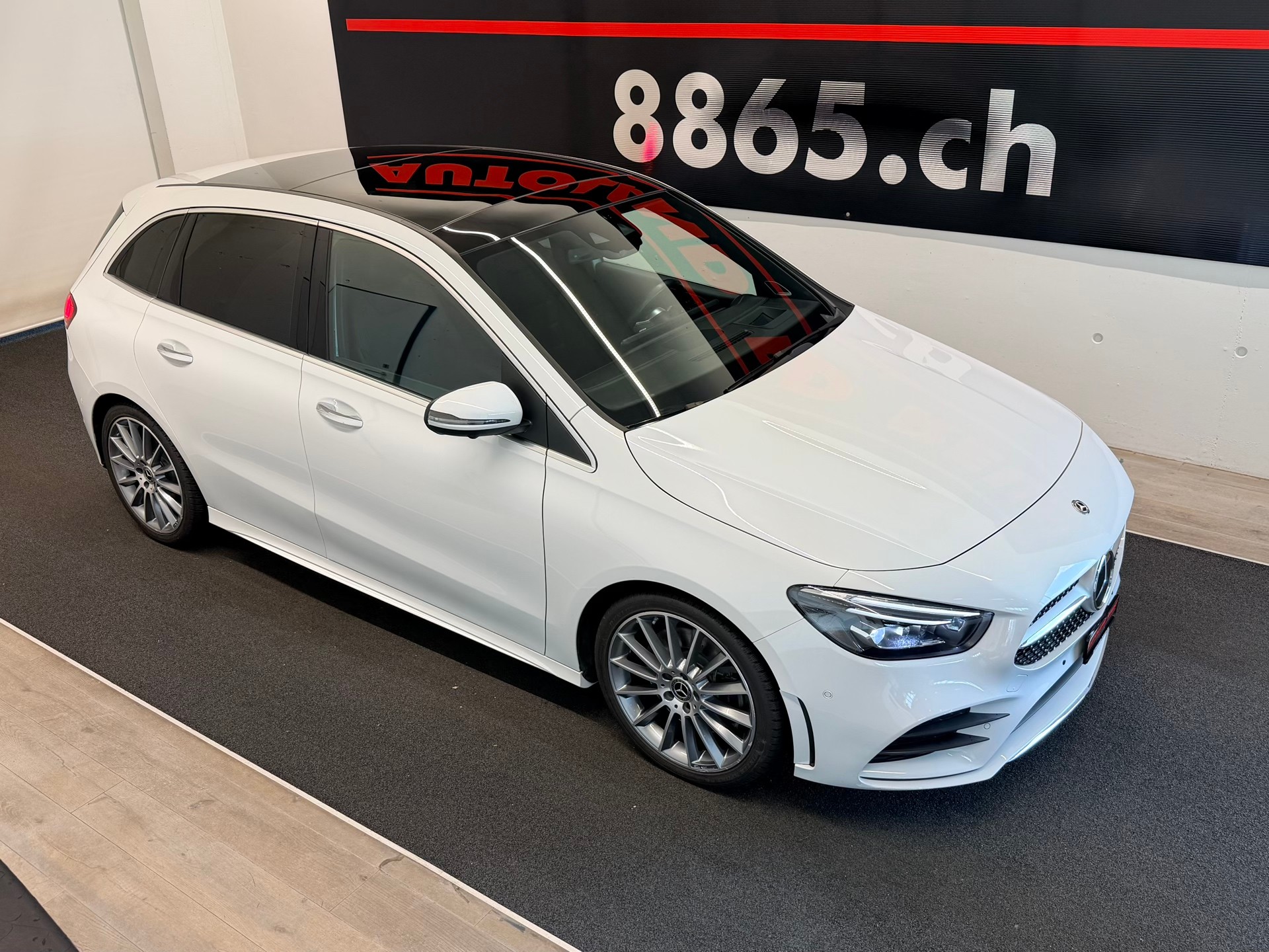 MERCEDES-BENZ B 220 4Matic AMG Line 7G-DCT-image-4