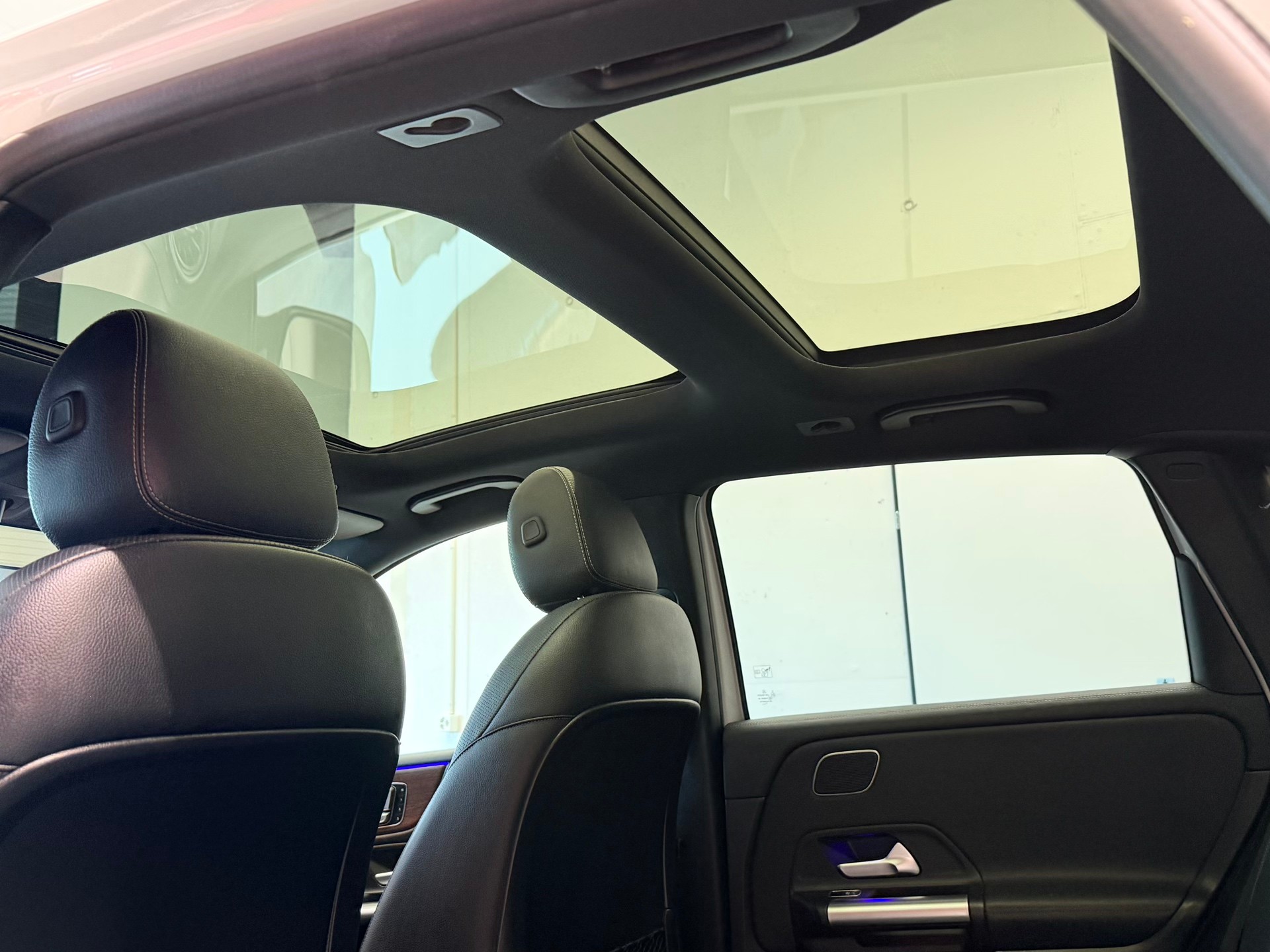 MERCEDES-BENZ B 220 4Matic AMG Line 7G-DCT-image-17