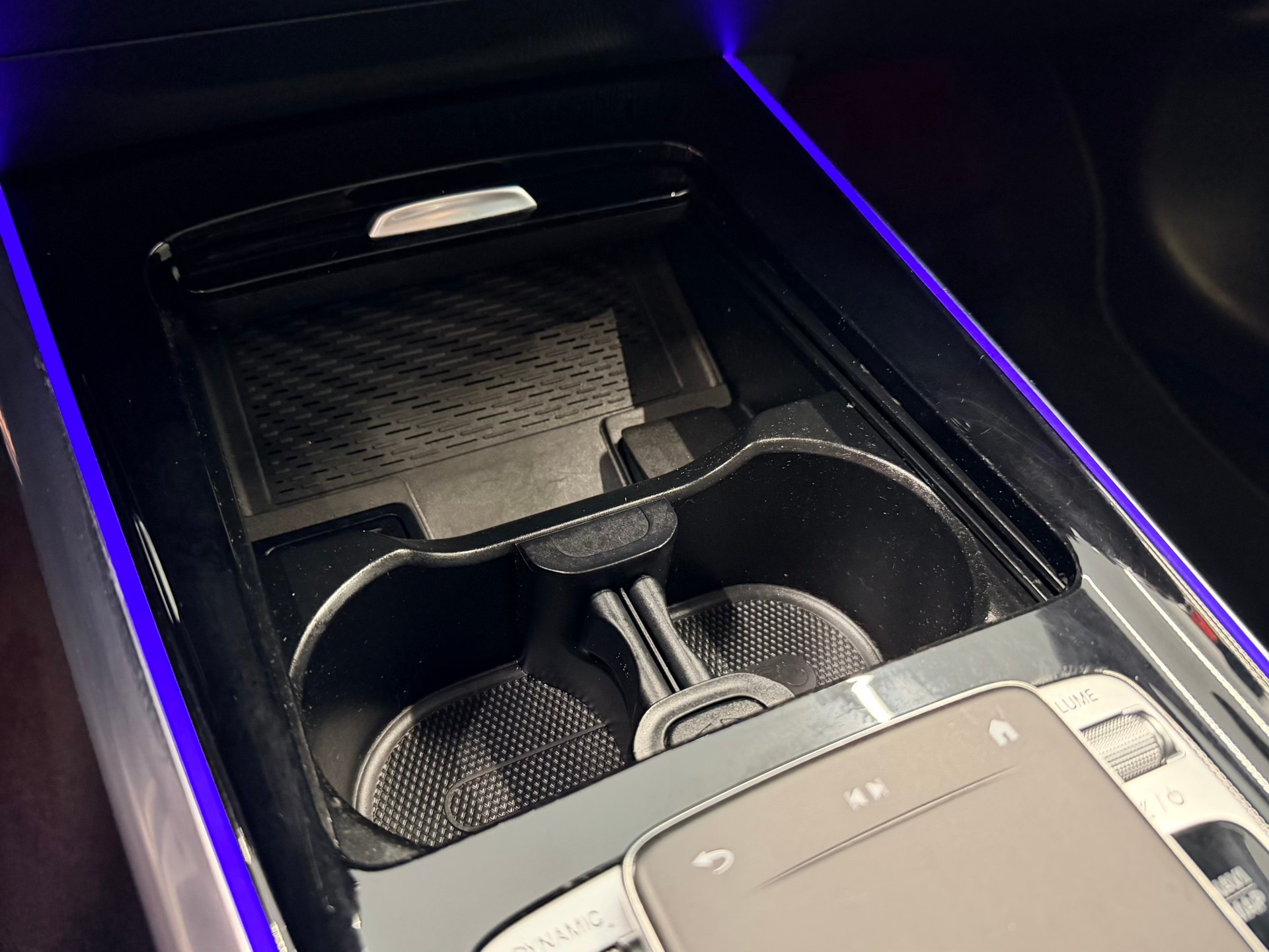 MERCEDES-BENZ B 220 4Matic AMG Line 7G-DCT-image-29