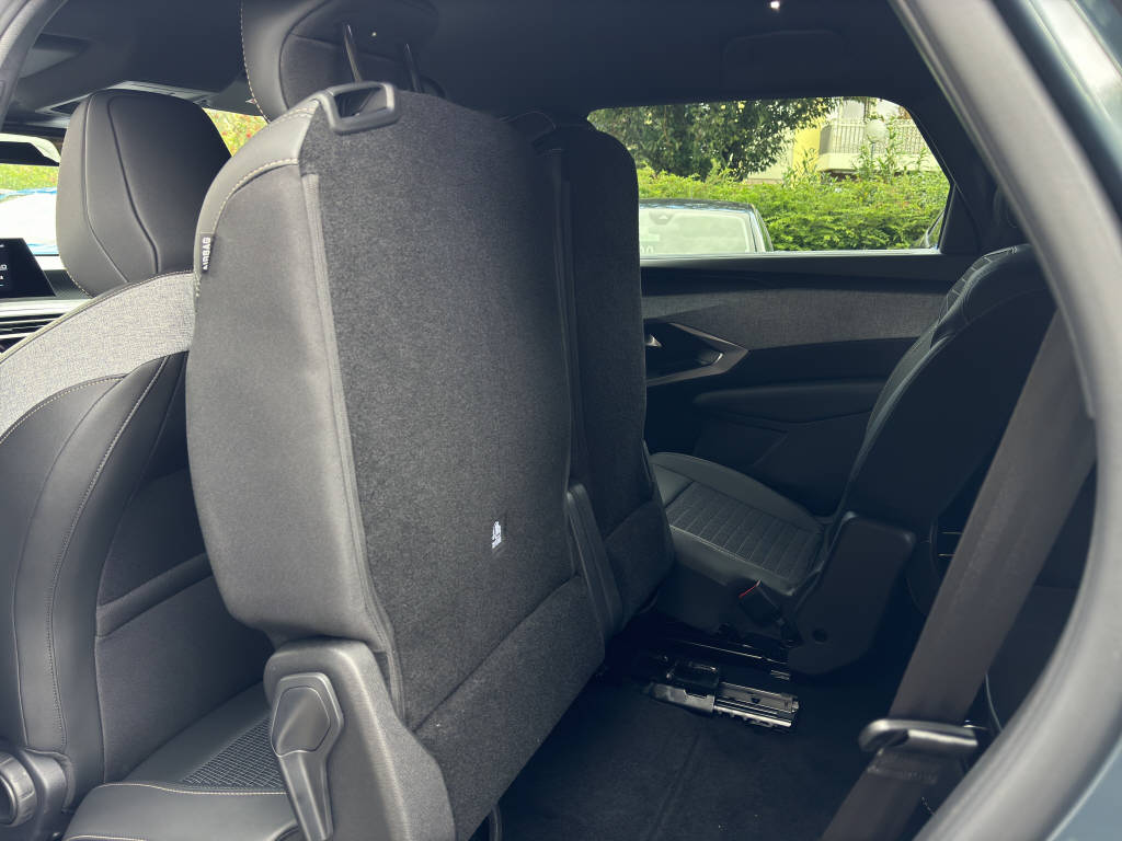 PEUGEOT 5008 e-Allure-image-8
