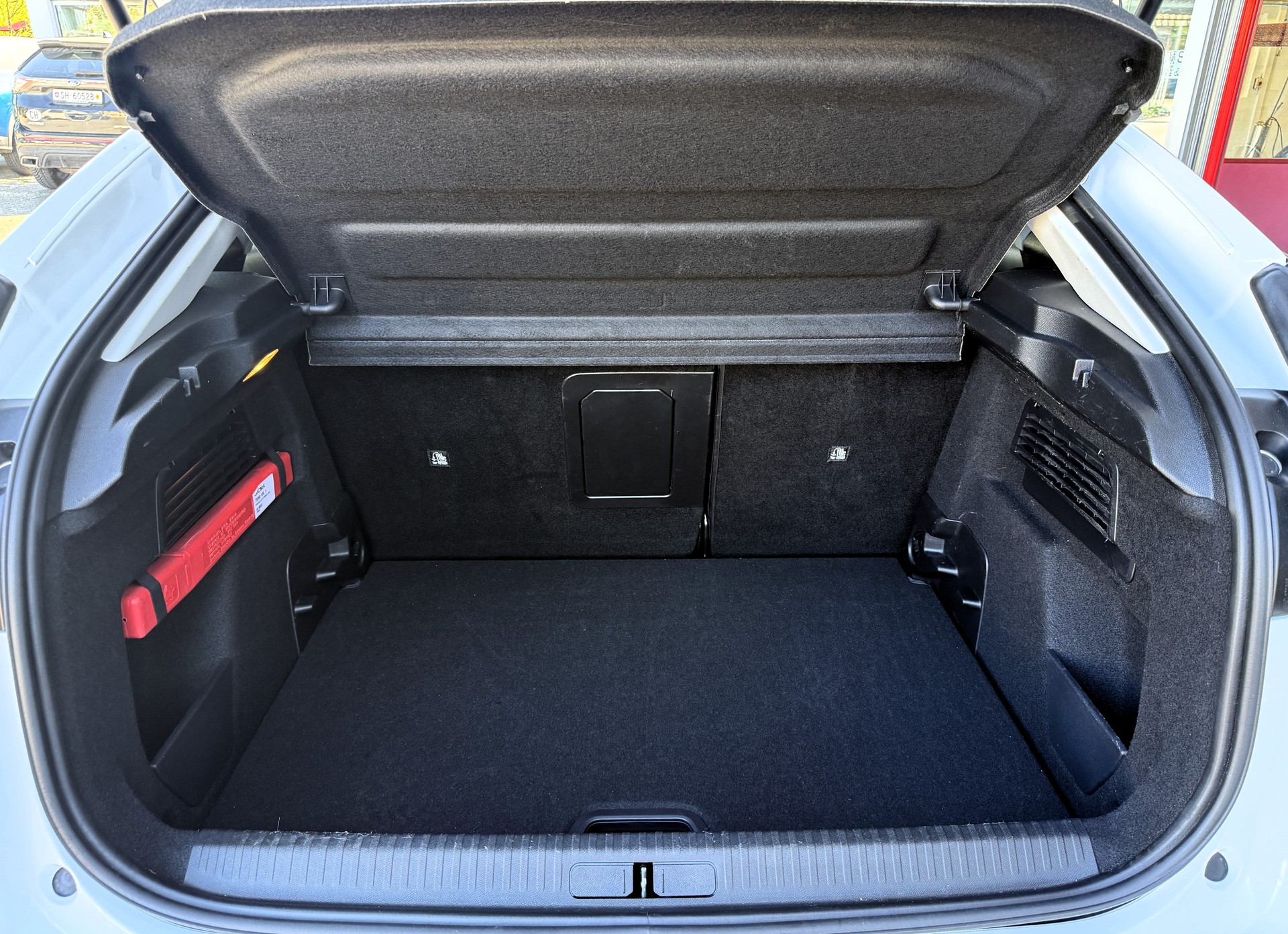 CITROEN C4 1.5 BlueHDi Shine Pack EAT8-image-6