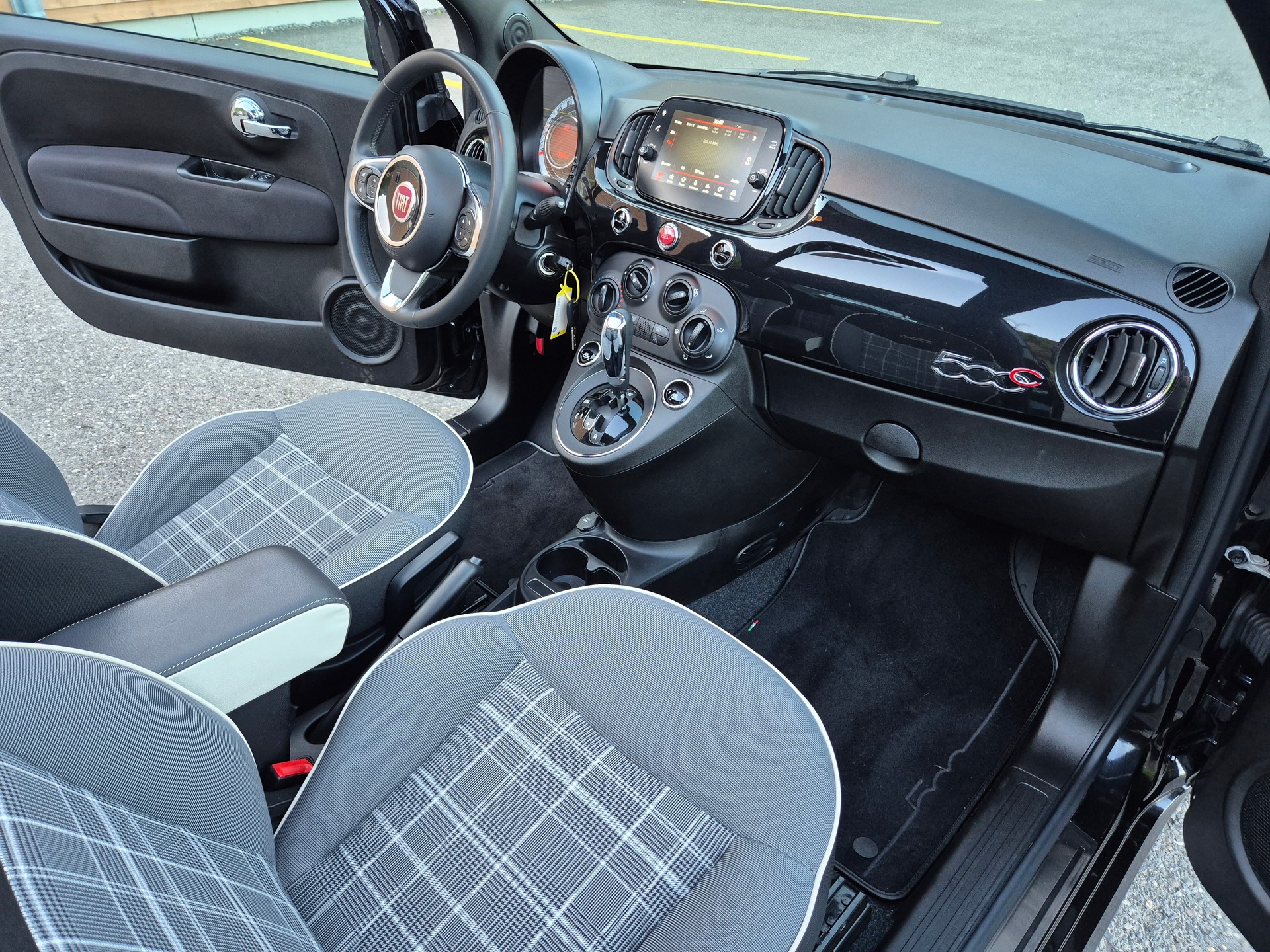 FIAT 500C 1.2 Lounge Dualogic-image-6