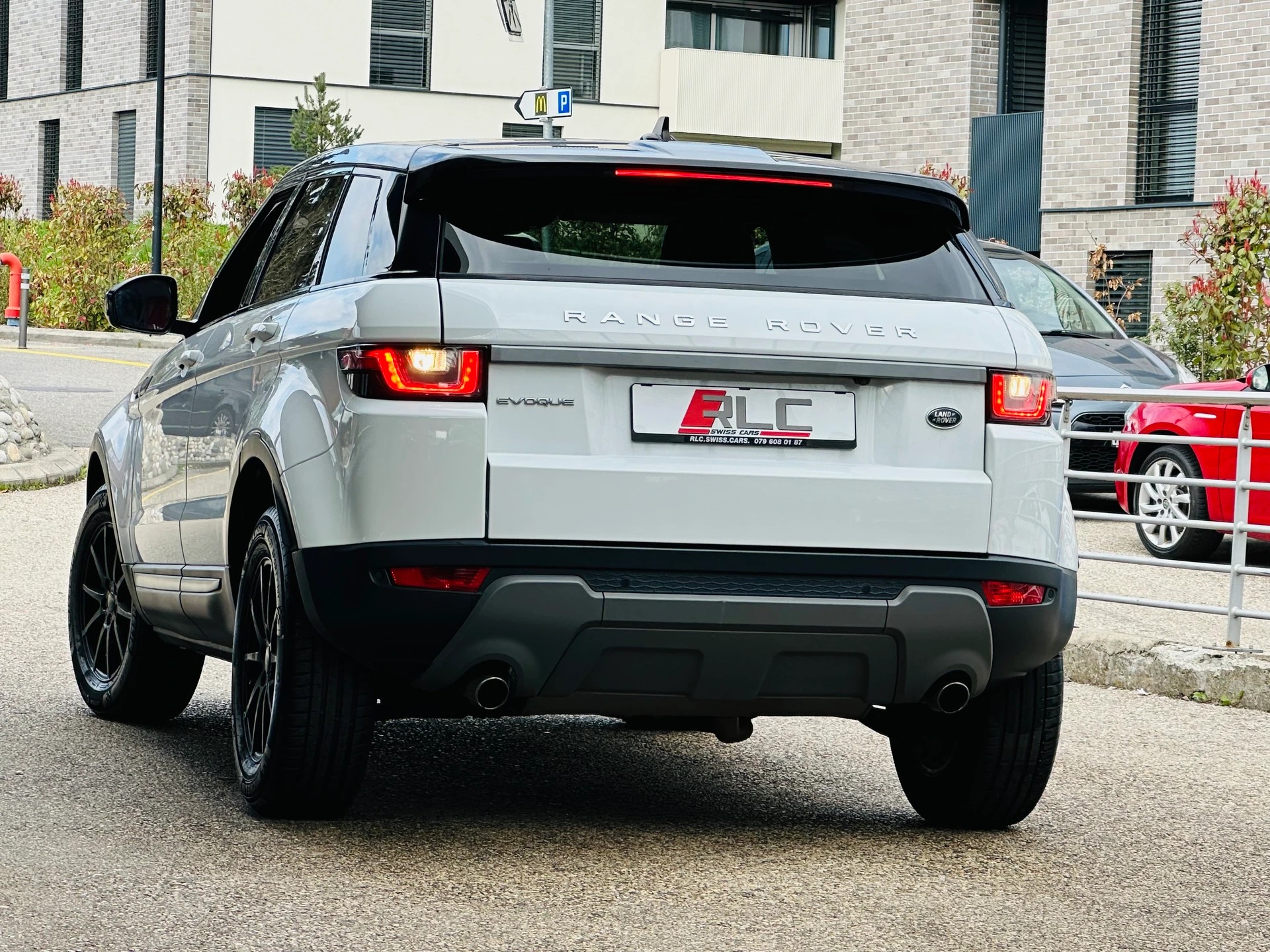 LAND ROVER Range Rover Evoque 2.0 TD4 Pure AT9-image-5