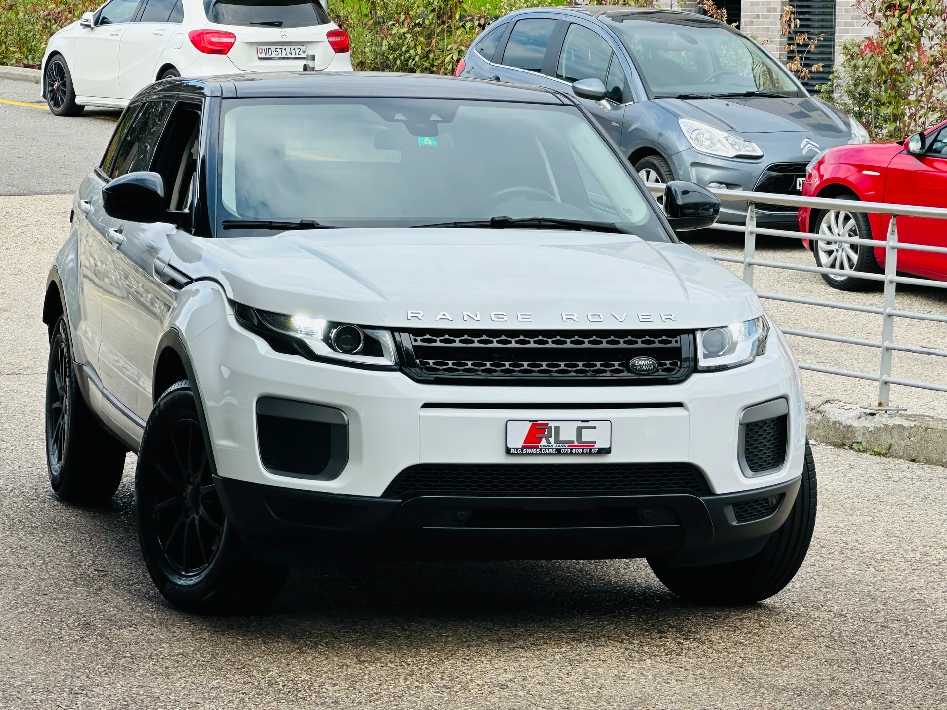 LAND ROVER Range Rover Evoque 2.0 TD4 Pure AT9-image-3