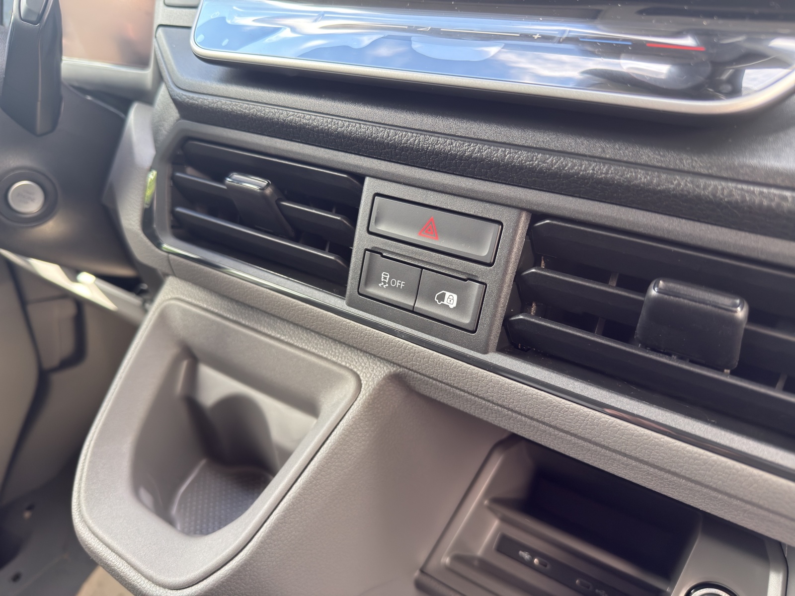 VW Crafter 35 2.0 TDI L3 HD A-image-15