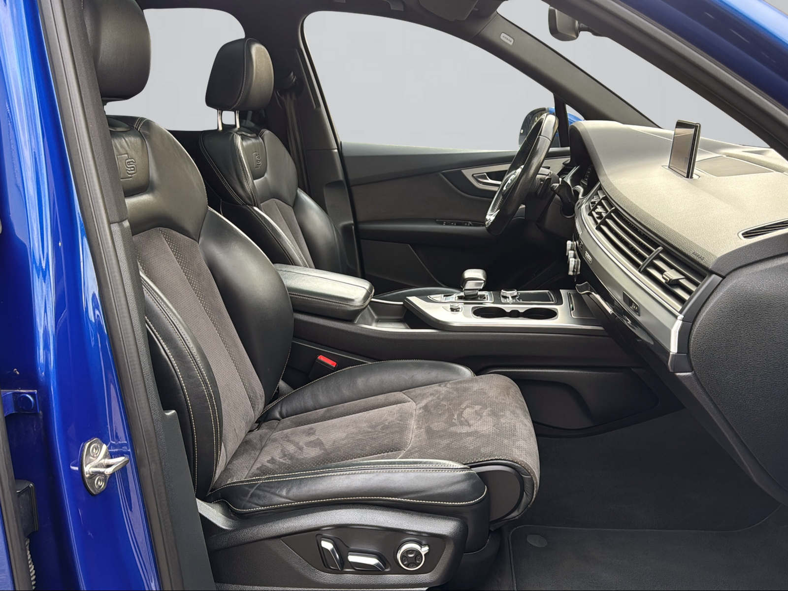 AUDI Q7 3.0 TDI ultra S-Line quattro tiptronic-image-10