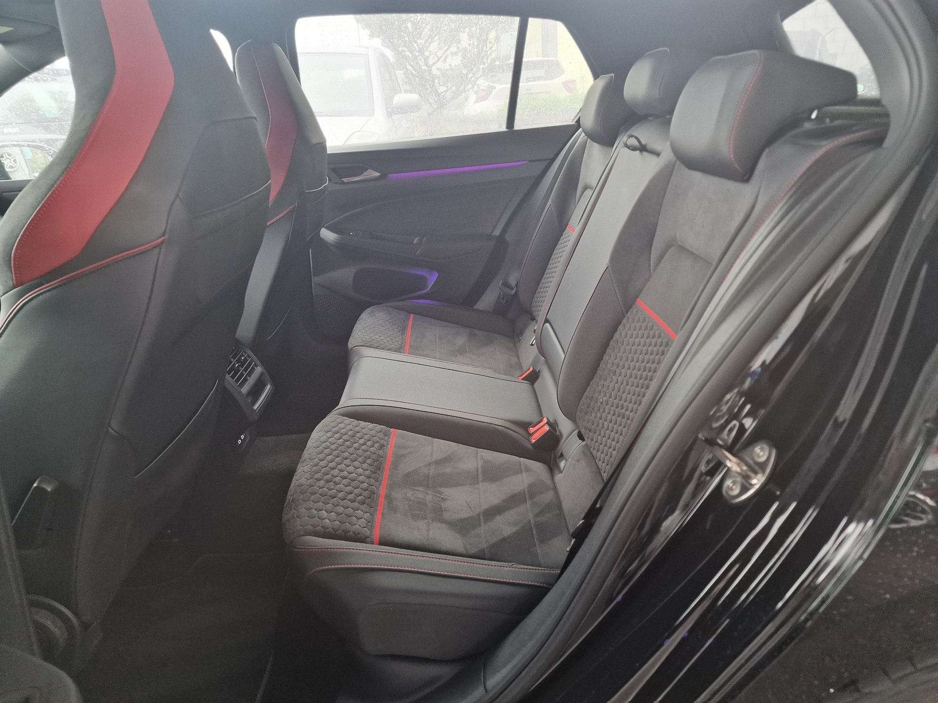 VW Golf 2.0 TSI GTI Clubsport DSG Pano 36Mt Gara-image-12