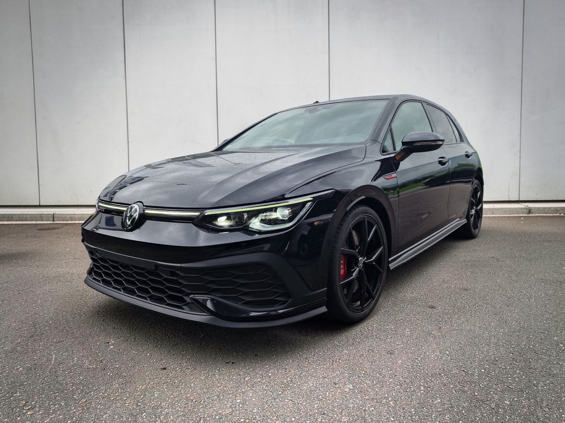 VW Golf 2.0 TSI GTI Clubsport DSG Pano 36Mt Gara-showroom-element-1