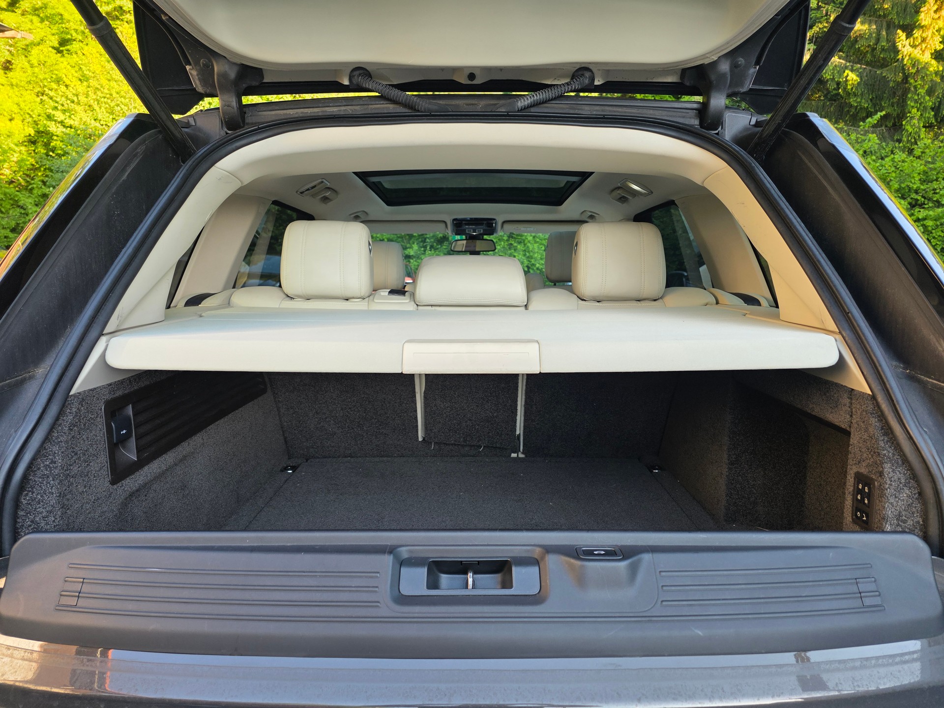 LAND ROVER Range Rover 4.4 SDV8 Vogue Automatic-image-9
