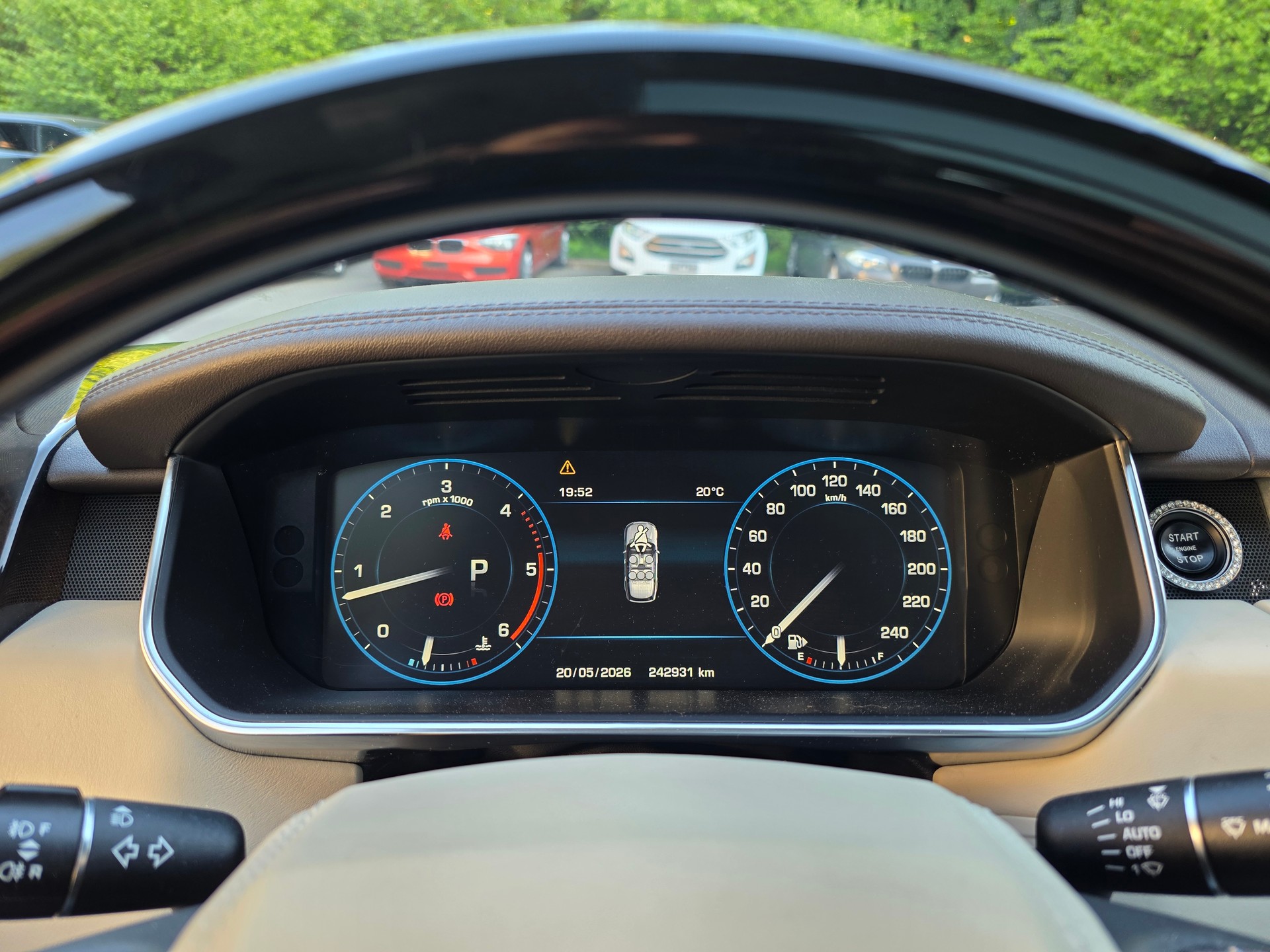LAND ROVER Range Rover 4.4 SDV8 Vogue Automatic-image-10