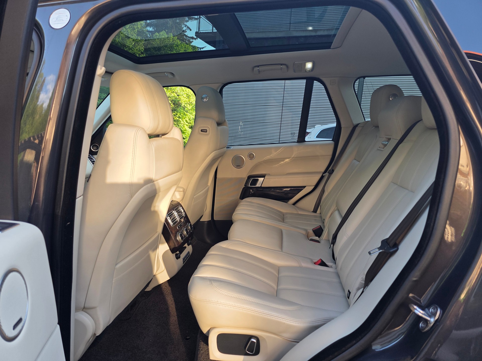 LAND ROVER Range Rover 4.4 SDV8 Vogue Automatic-image-8