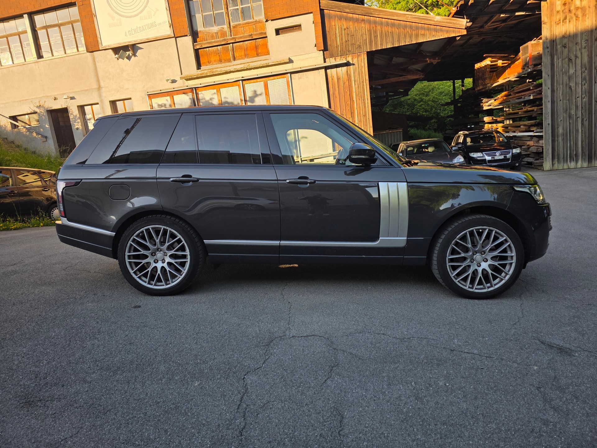 LAND ROVER Range Rover 4.4 SDV8 Vogue Automatic-image-3