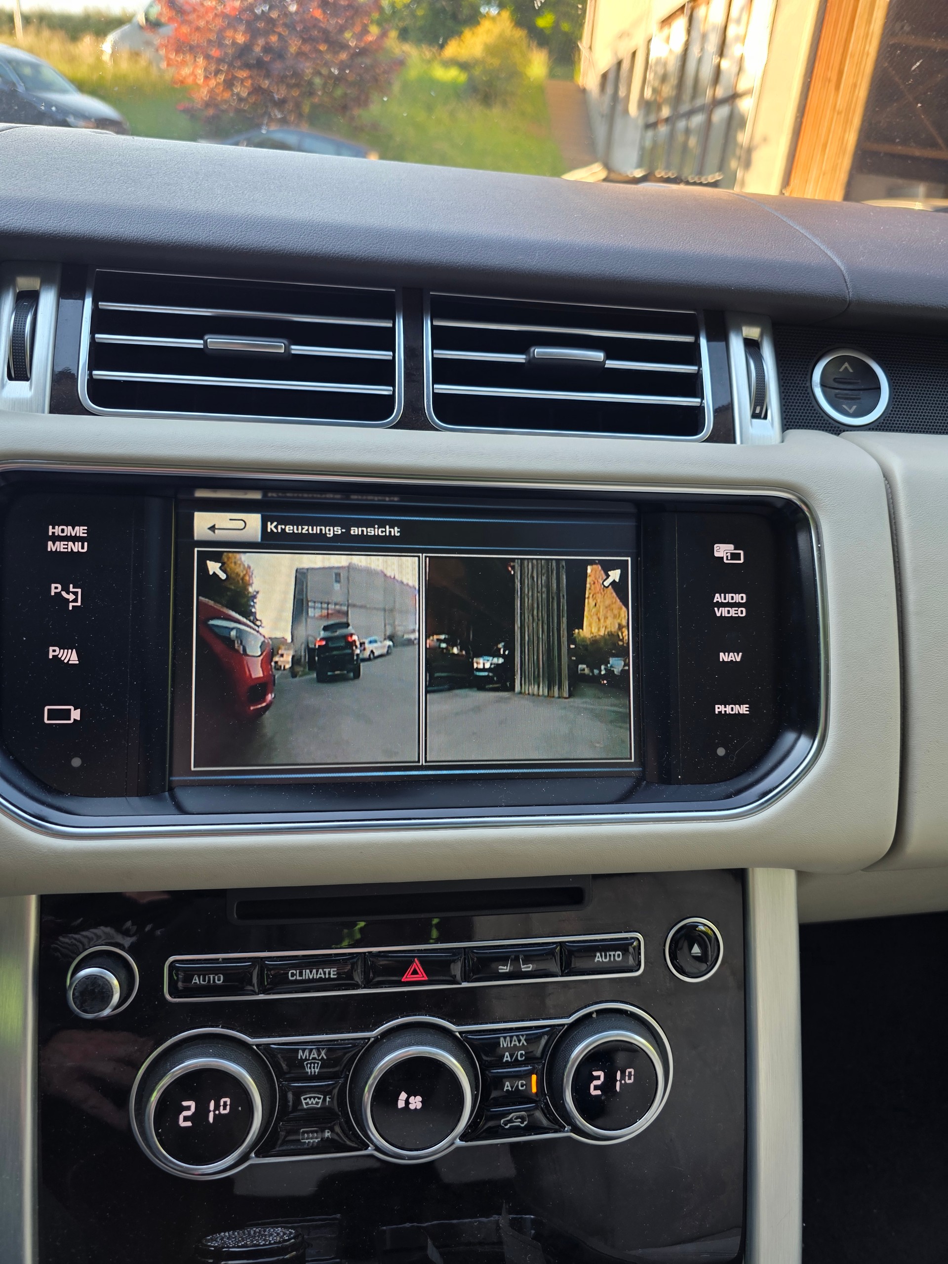 LAND ROVER Range Rover 4.4 SDV8 Vogue Automatic-image-14