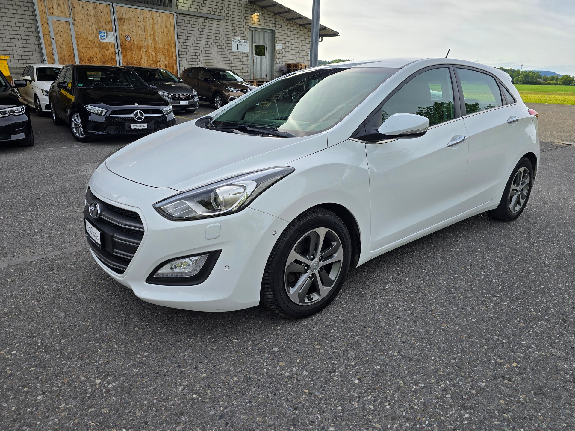 HYUNDAI i30 1.6 CRDi Vertex Automatic DCT-image-2