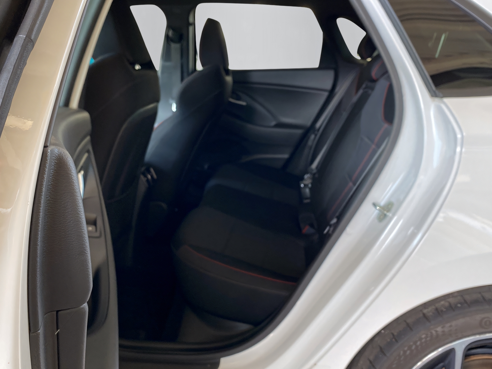 HYUNDAI i30 1.5 T-GDi N-Line-image-6