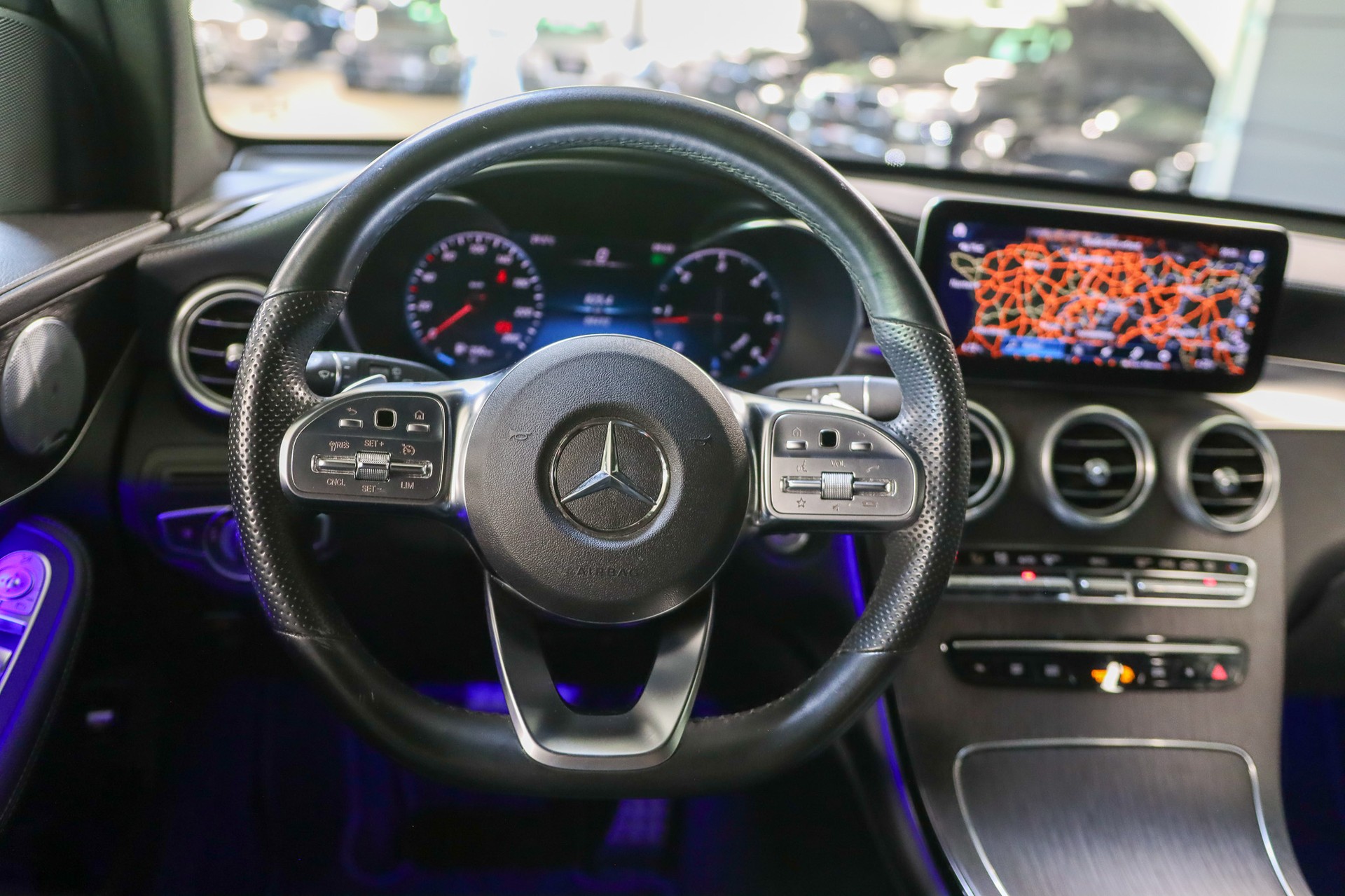 MERCEDES-BENZ GLC 220 d AMG Line 4Matic 9G-Tronic-image-11