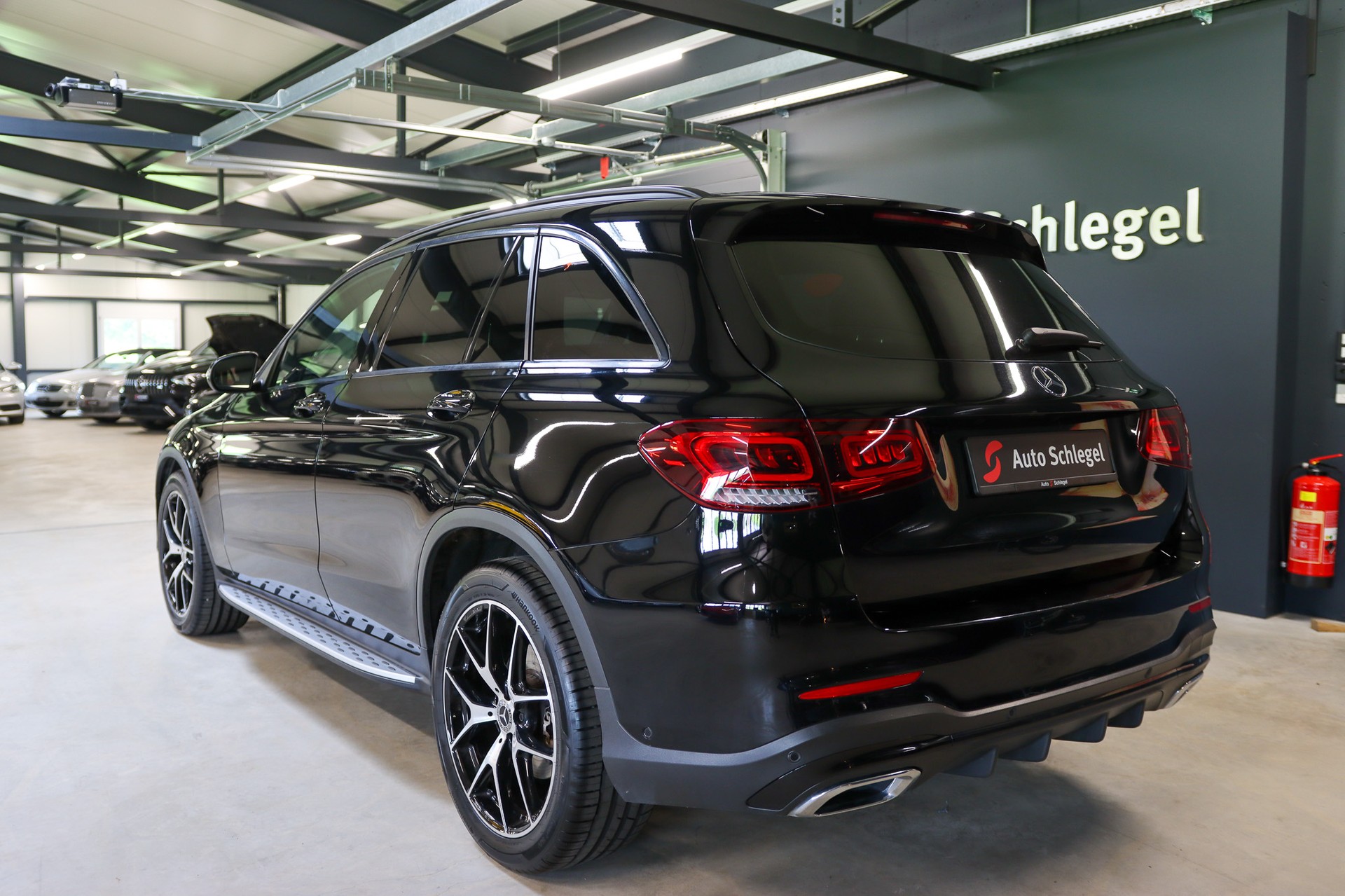 MERCEDES-BENZ GLC 220 d AMG Line 4Matic 9G-Tronic-image-3