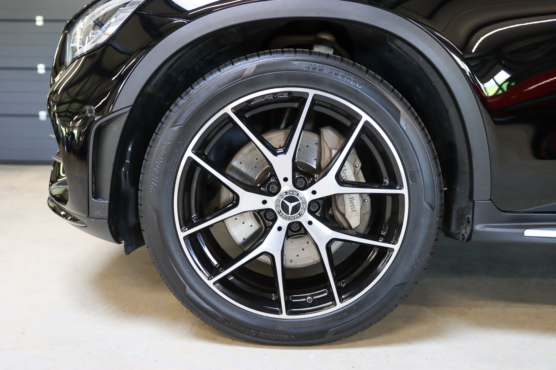 MERCEDES-BENZ GLC 220 d AMG Line 4Matic 9G-Tronic-image-9