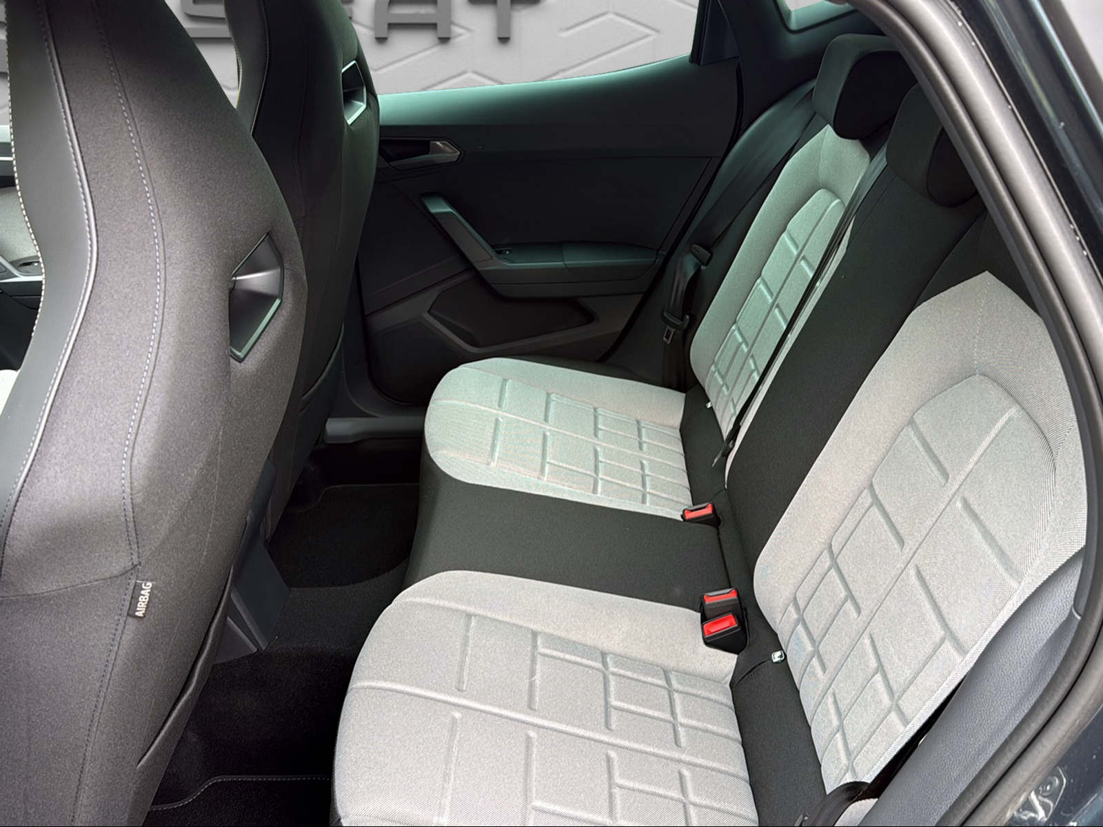 SEAT Ibiza 1.5 EcoTSI FR DSG-image-12