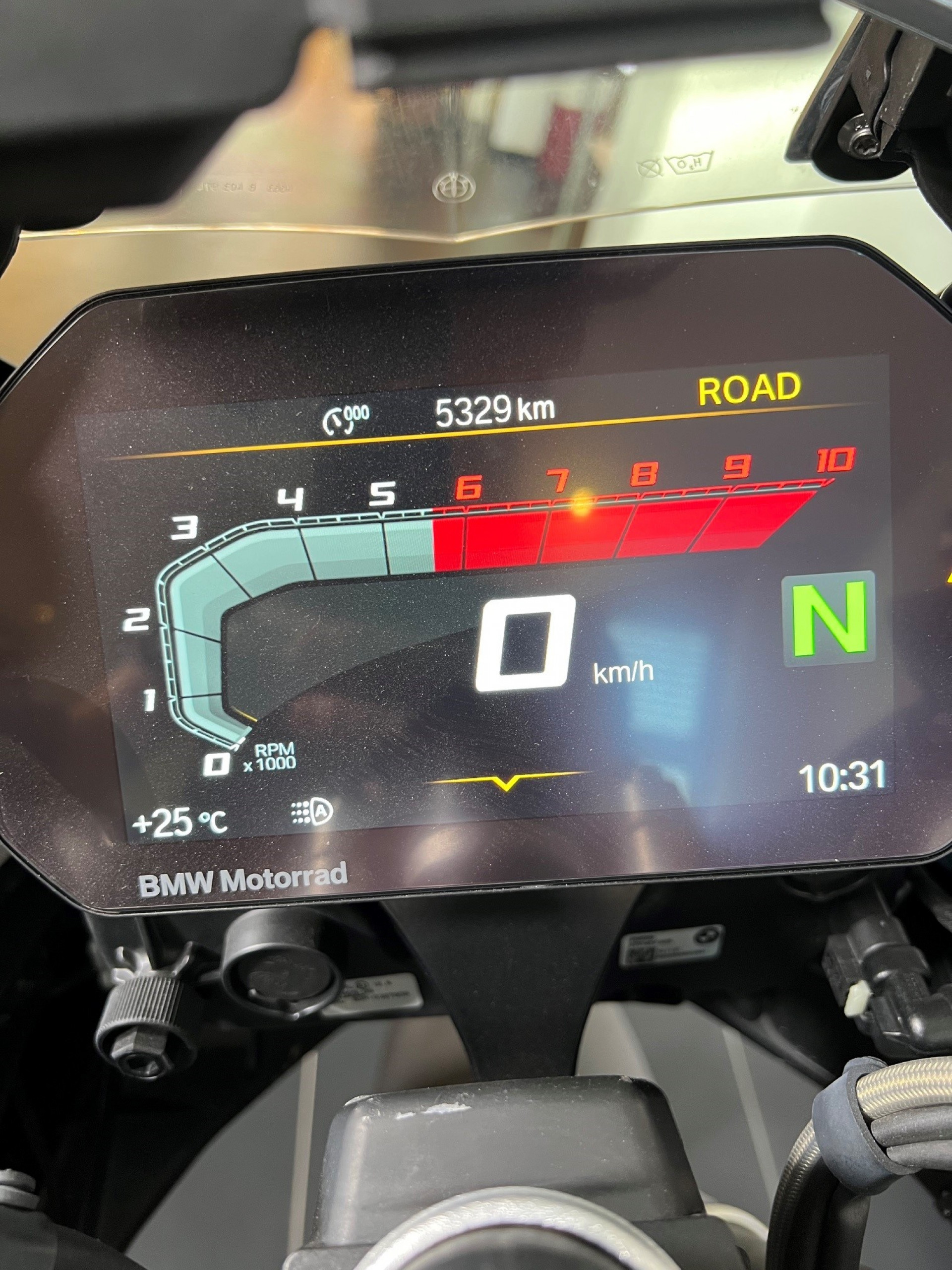 BMW R 1250 GS Triple Black-showroom-element-2