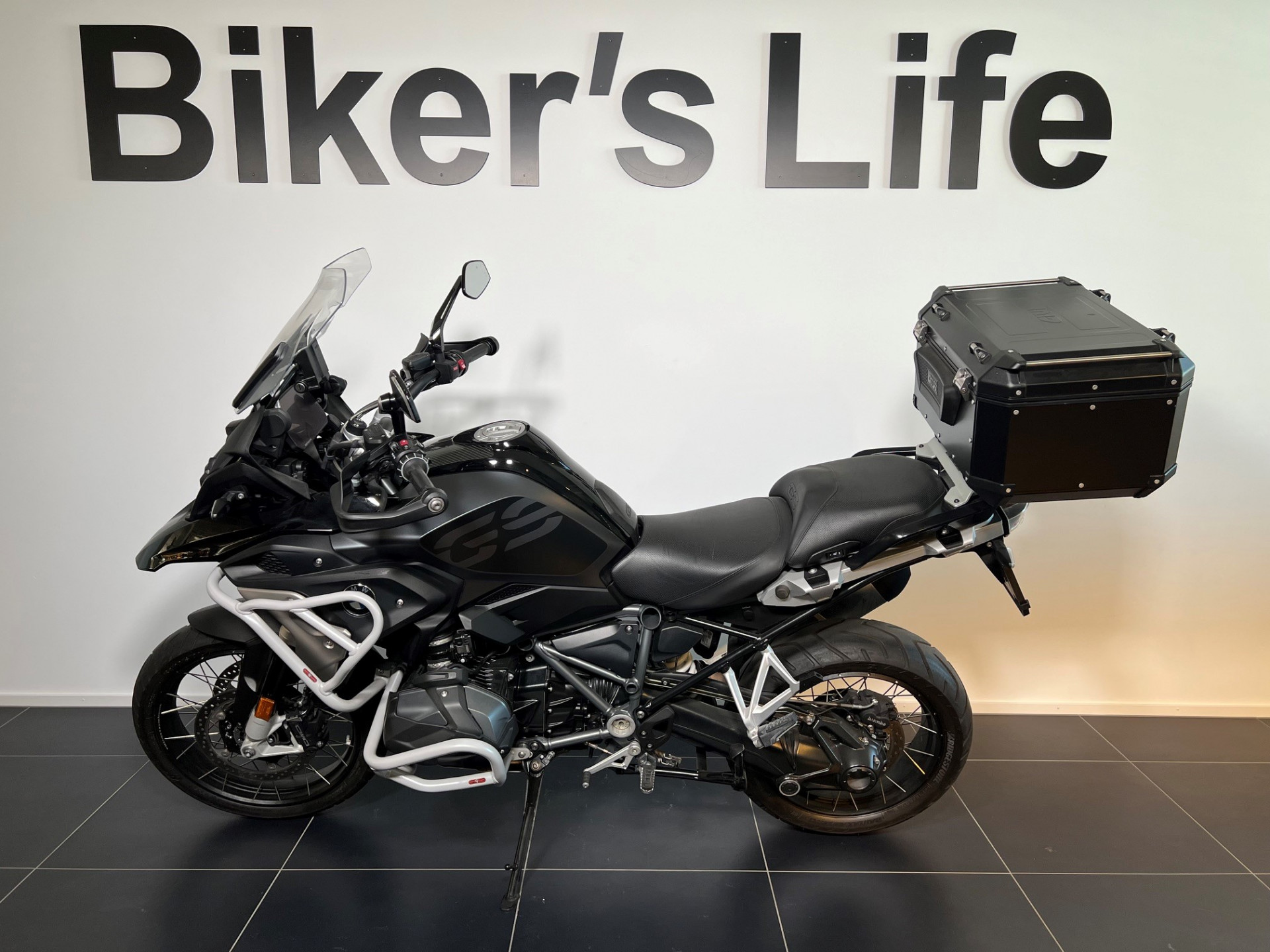 BMW R 1250 GS Triple Black-showroom-element-1