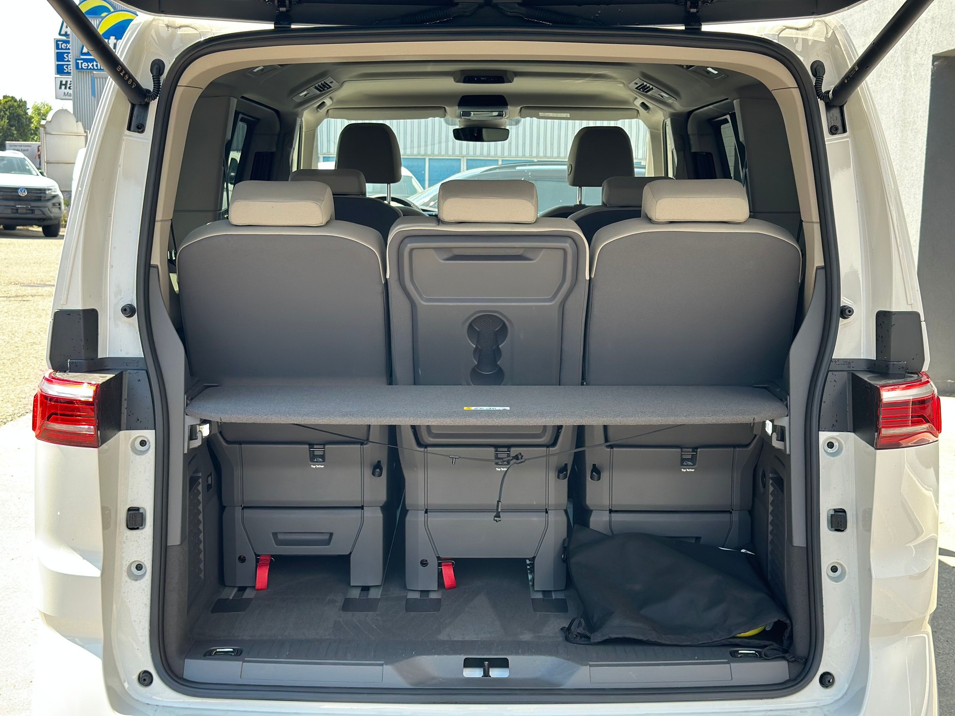 VW Multivan 1.5 eHybrid Style 4Motion DSG-image-9