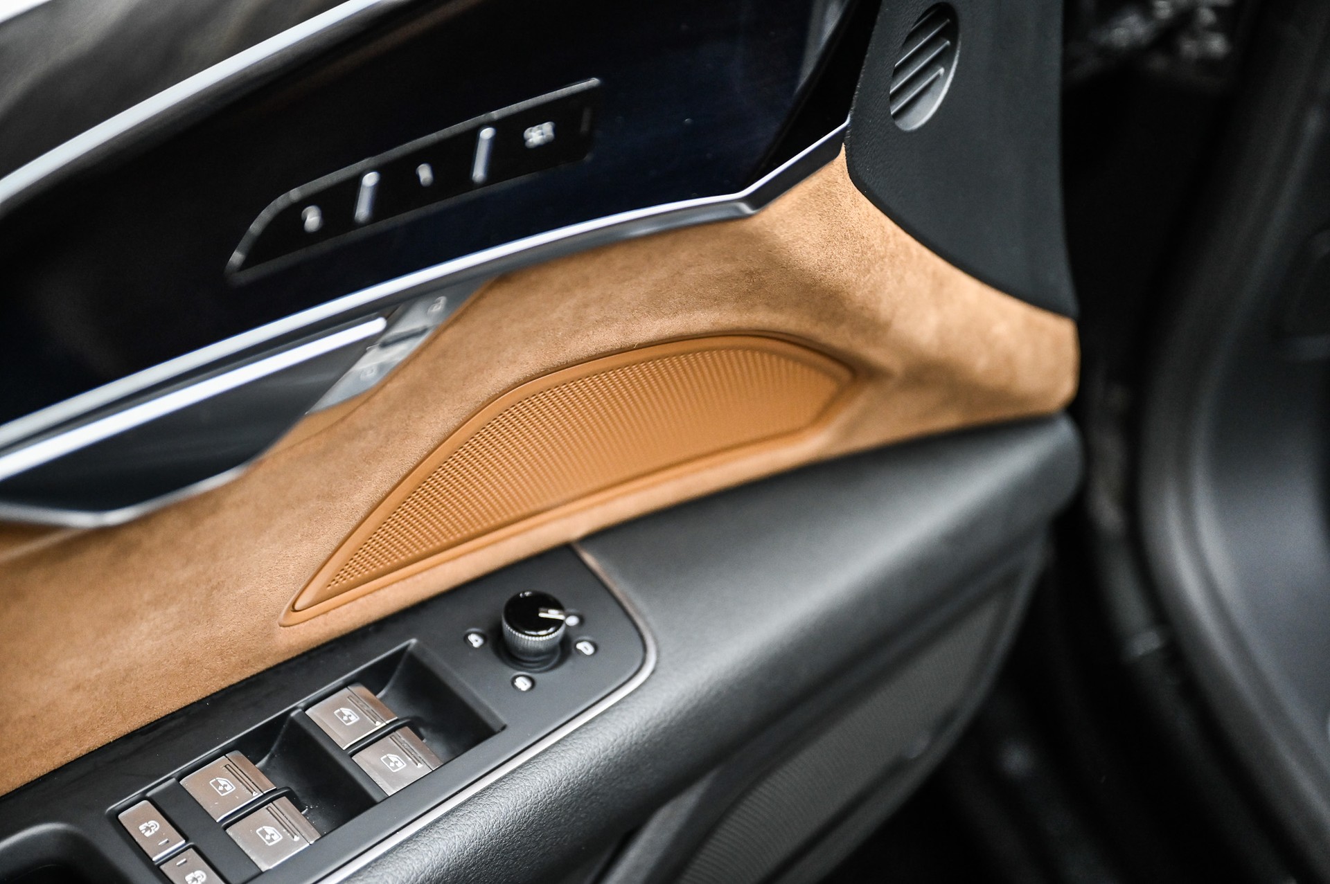 AUDI A8 L 55 TFSI quattro-image-34