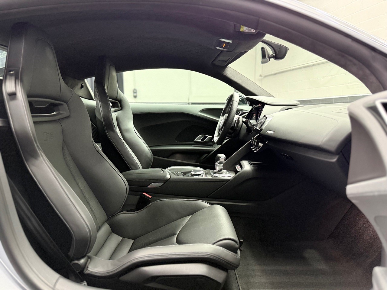 AUDI R8 Coupé RWD S-Tronic | Carbon Heckspoiler-image-23