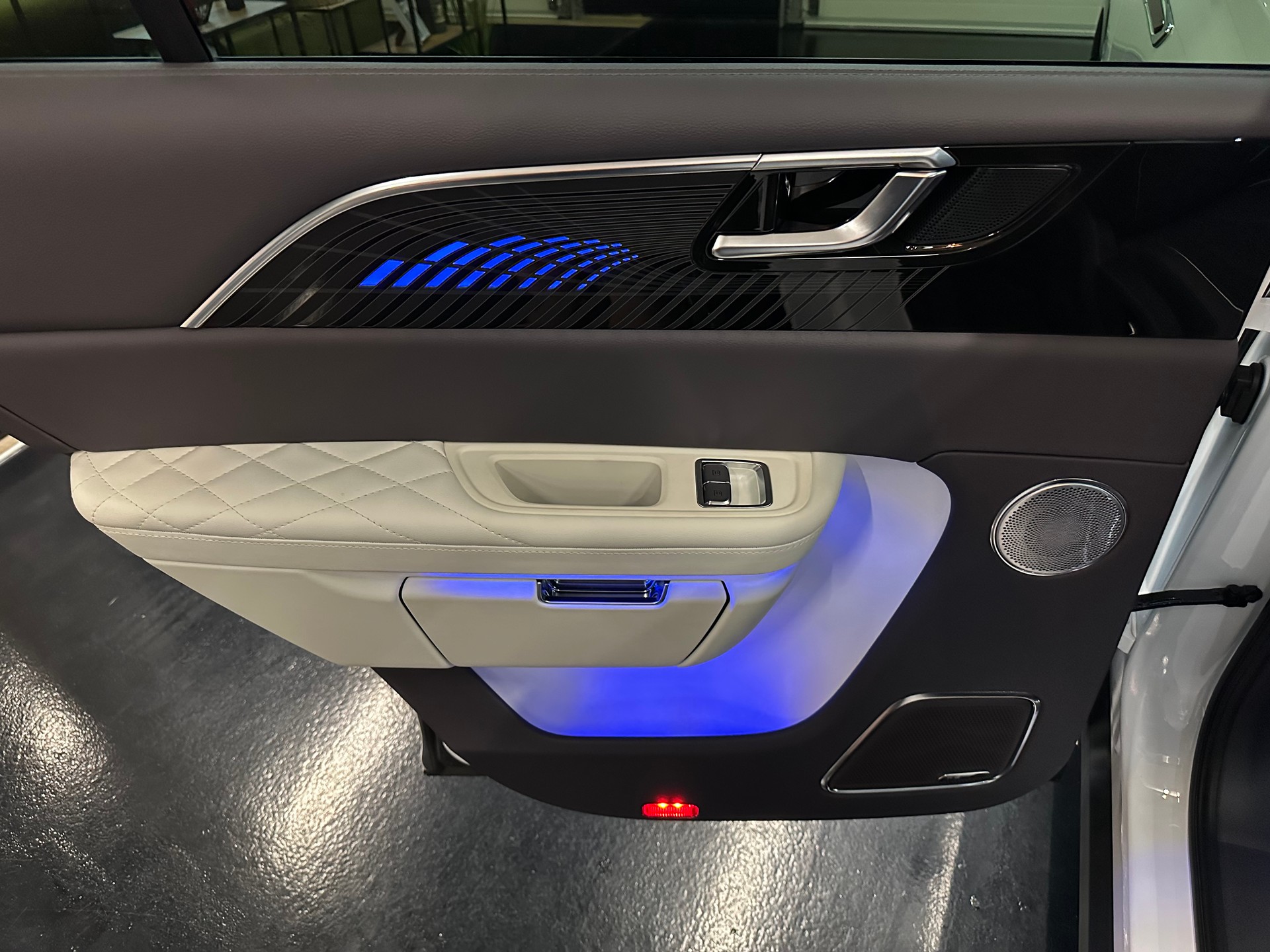 HONGQI E-HS9 Exclusive+ 120kWh-image-19
