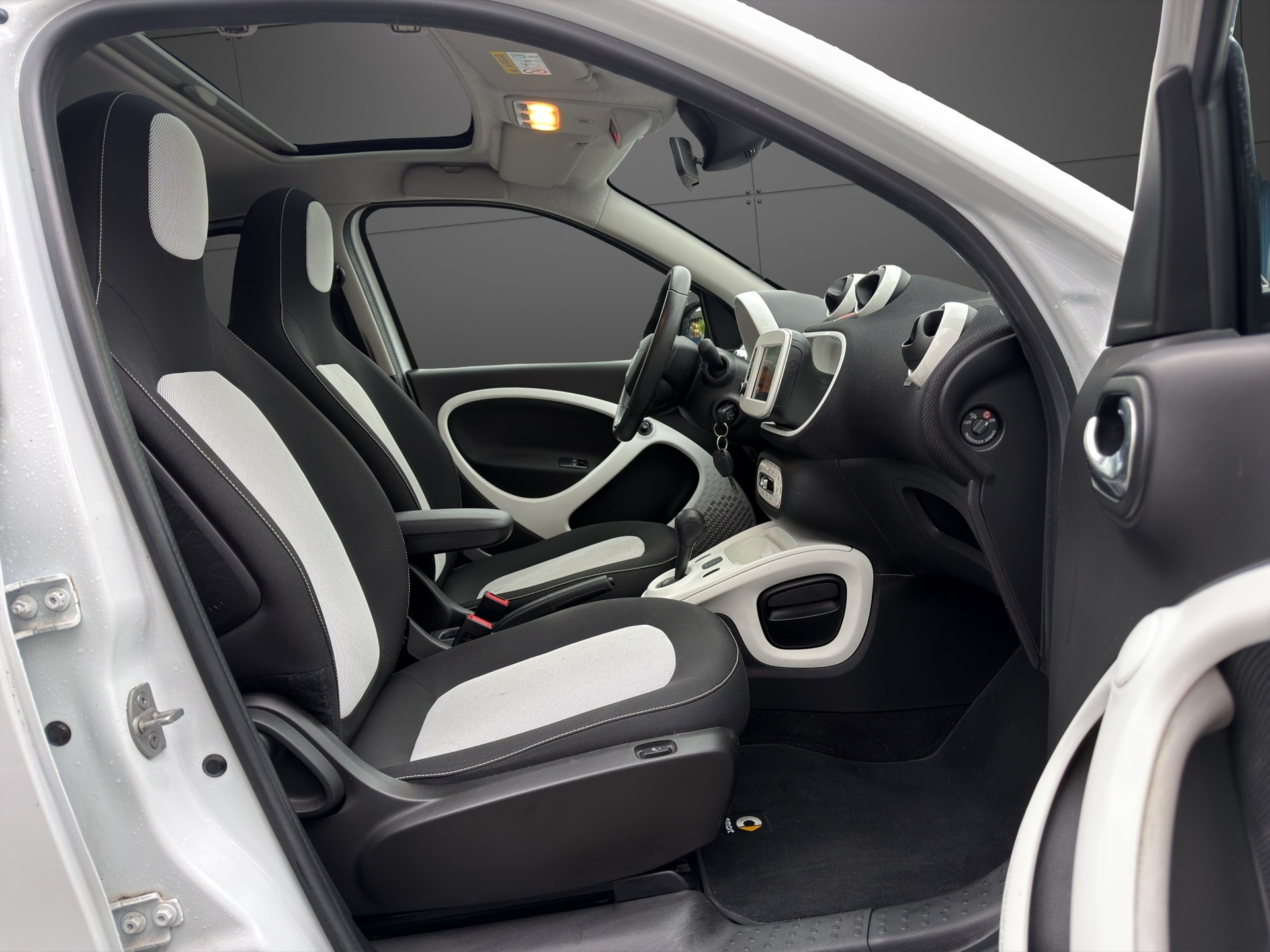 SMART forfour prime Automat 90 PS Panorama Dach-image-14