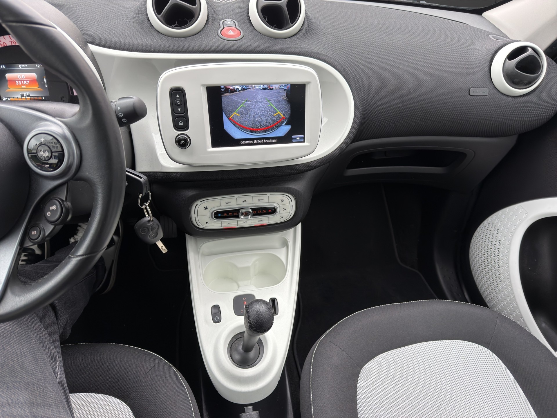 SMART forfour prime Automat 90 PS Panorama Dach-image-15