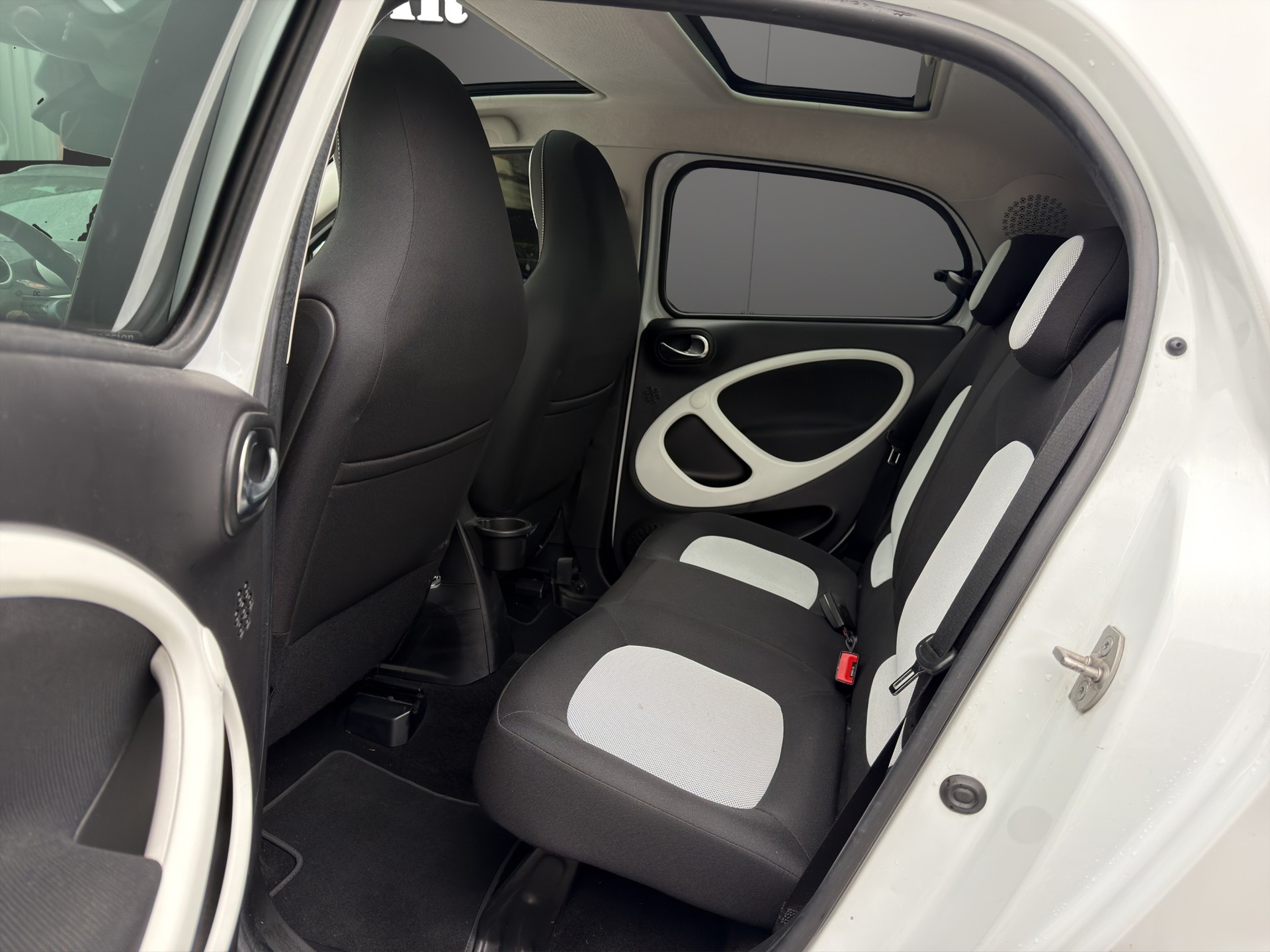 SMART forfour prime Automat 90 PS Panorama Dach-image-12