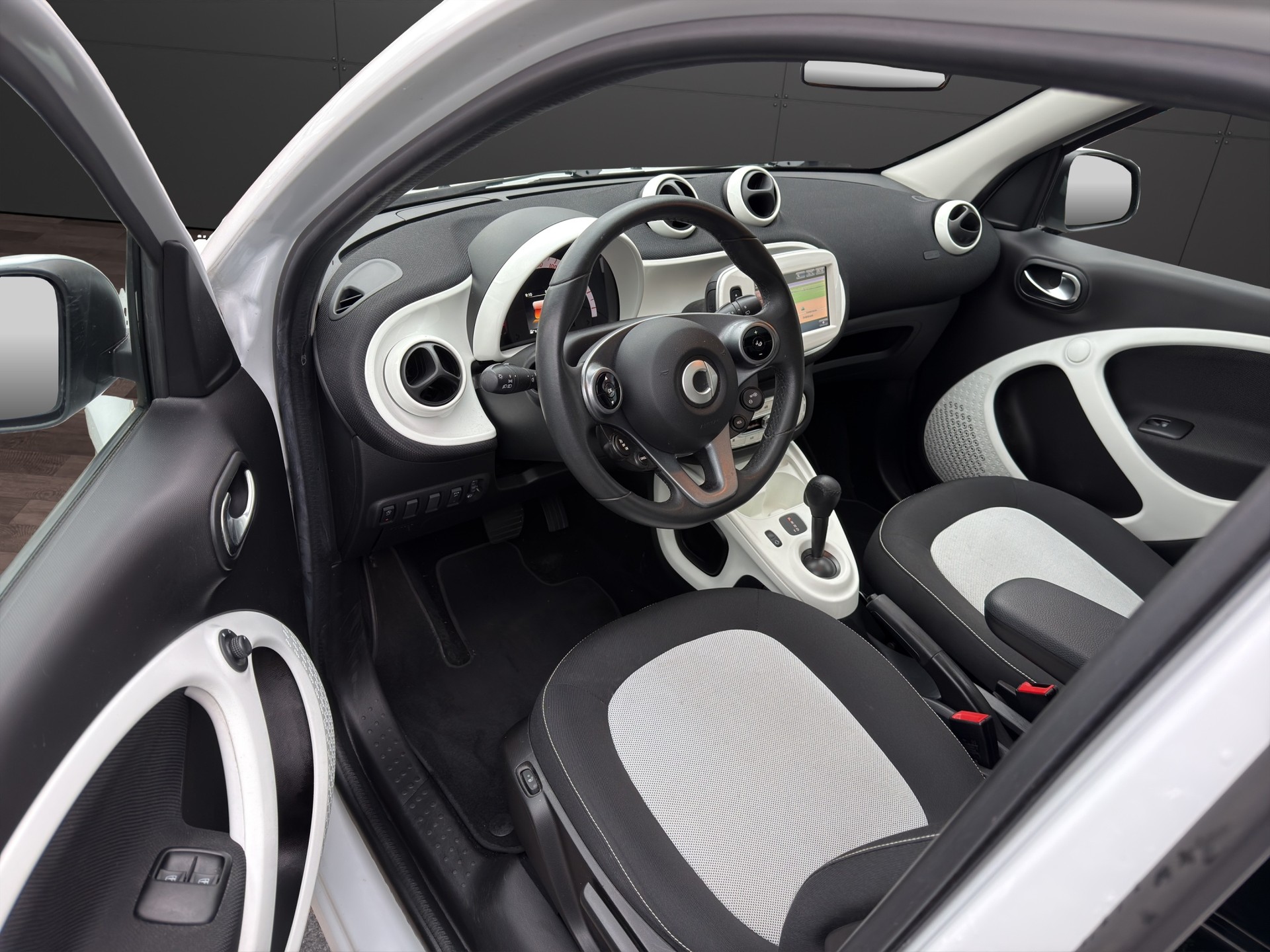 SMART forfour prime Automat 90 PS Panorama Dach-image-11