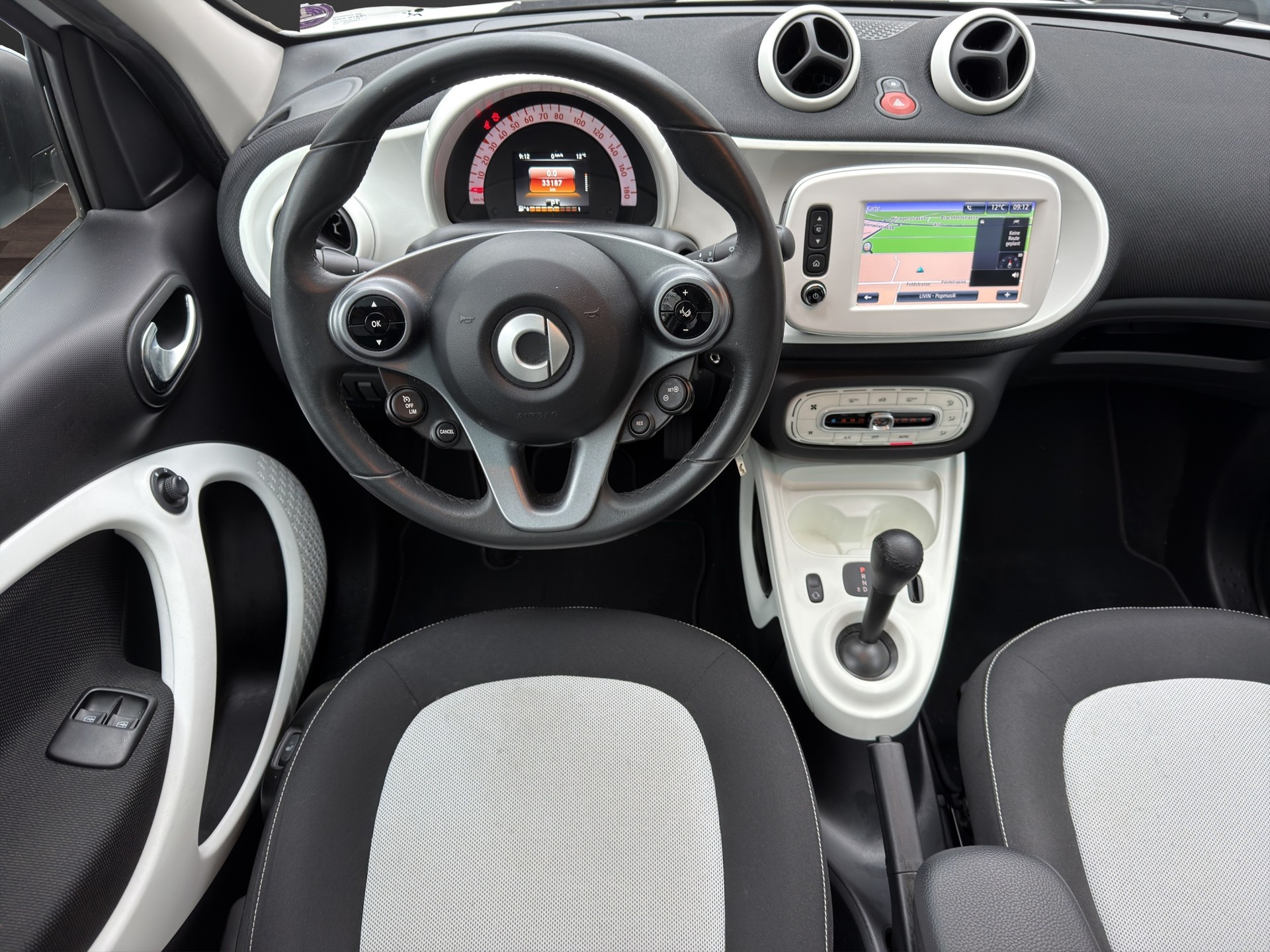 SMART forfour prime Automat 90 PS Panorama Dach-image-9