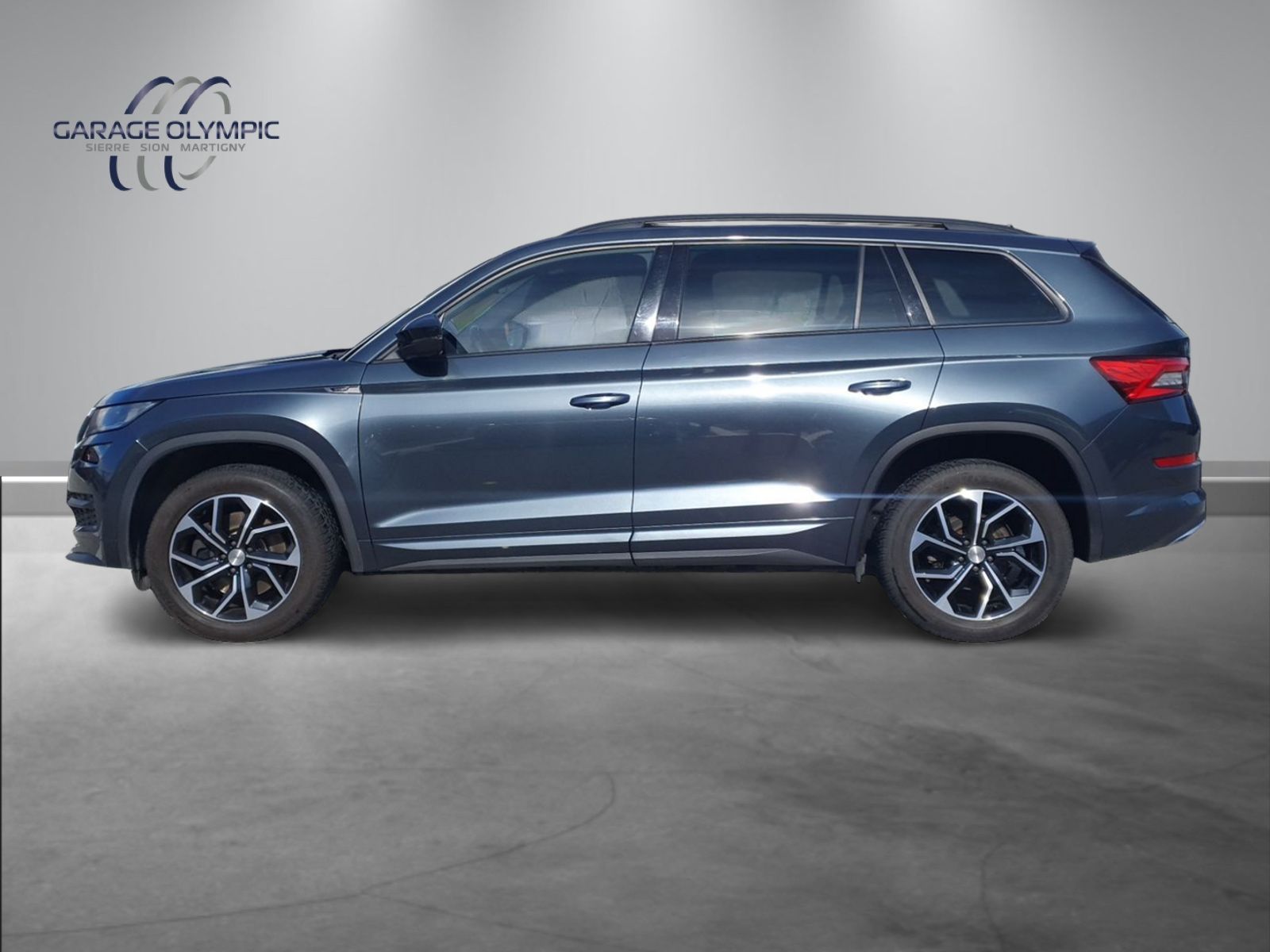 SKODA Kodiaq 2.0 TSI 4x4 Sport Line-image-2