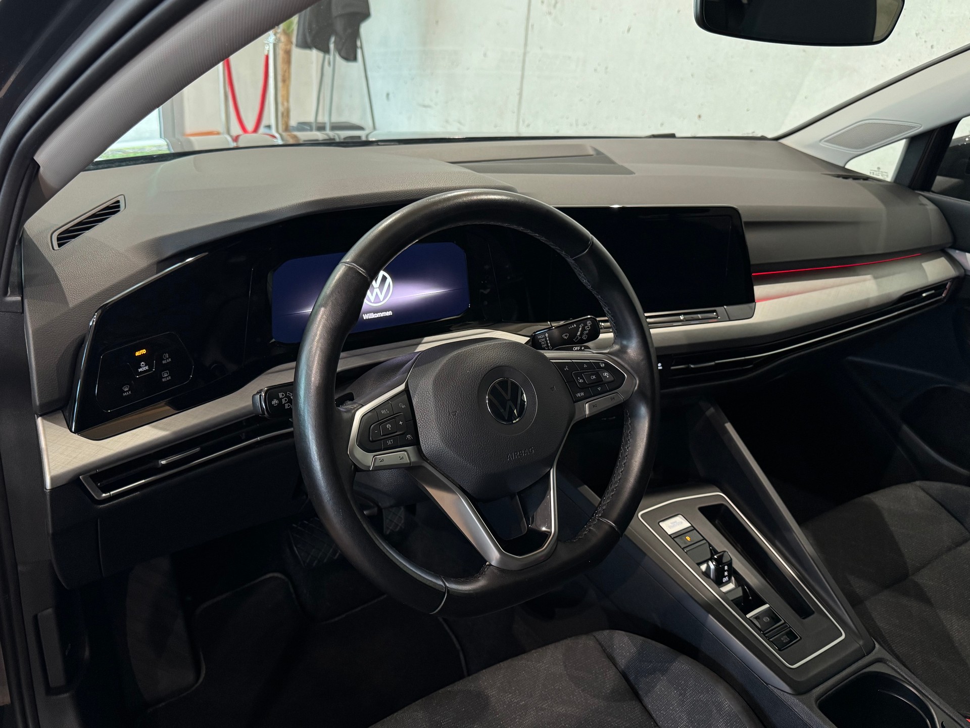 VW Golf 1.0 eTSI mHEV ACTLife DSG || CH-FZG || RÜCKFAHRKAMERA || IQ LED MATRIX || AMBIENTE-image-19