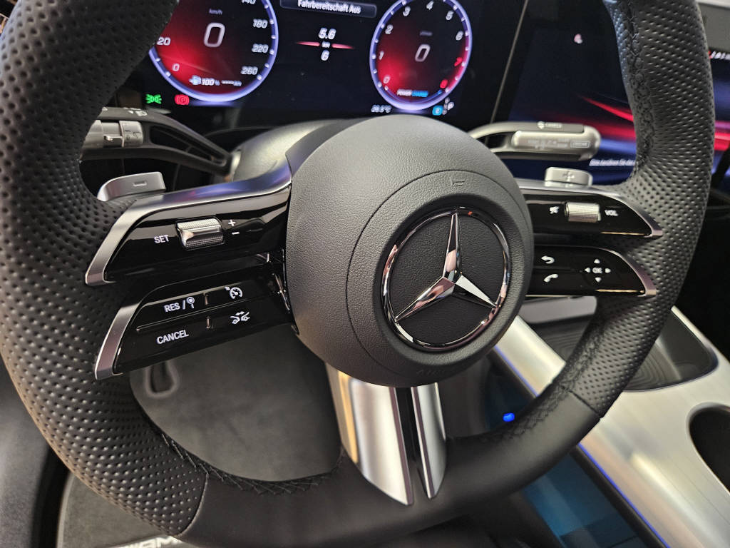 MERCEDES-BENZ CLA 220 4Matic AMG Line Shooting Brake-image-8