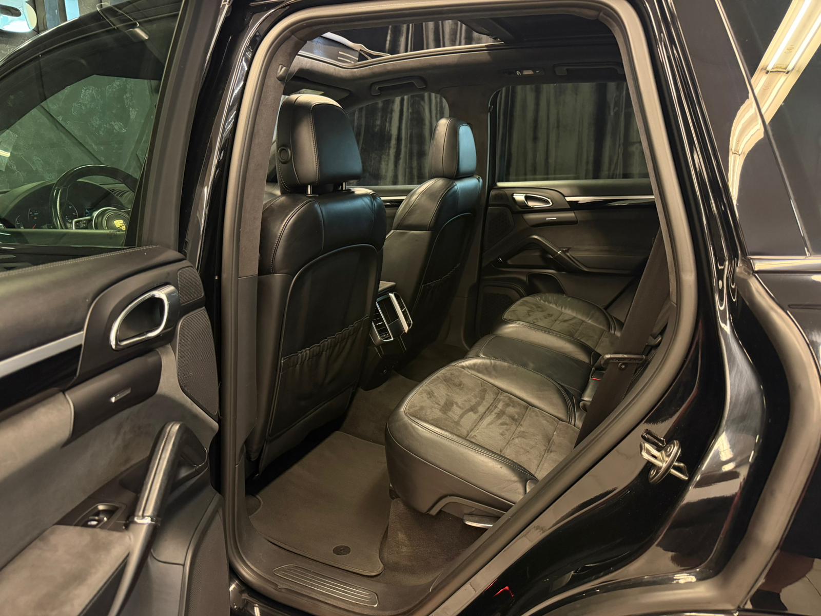 PORSCHE Cayenne GTS-image-13