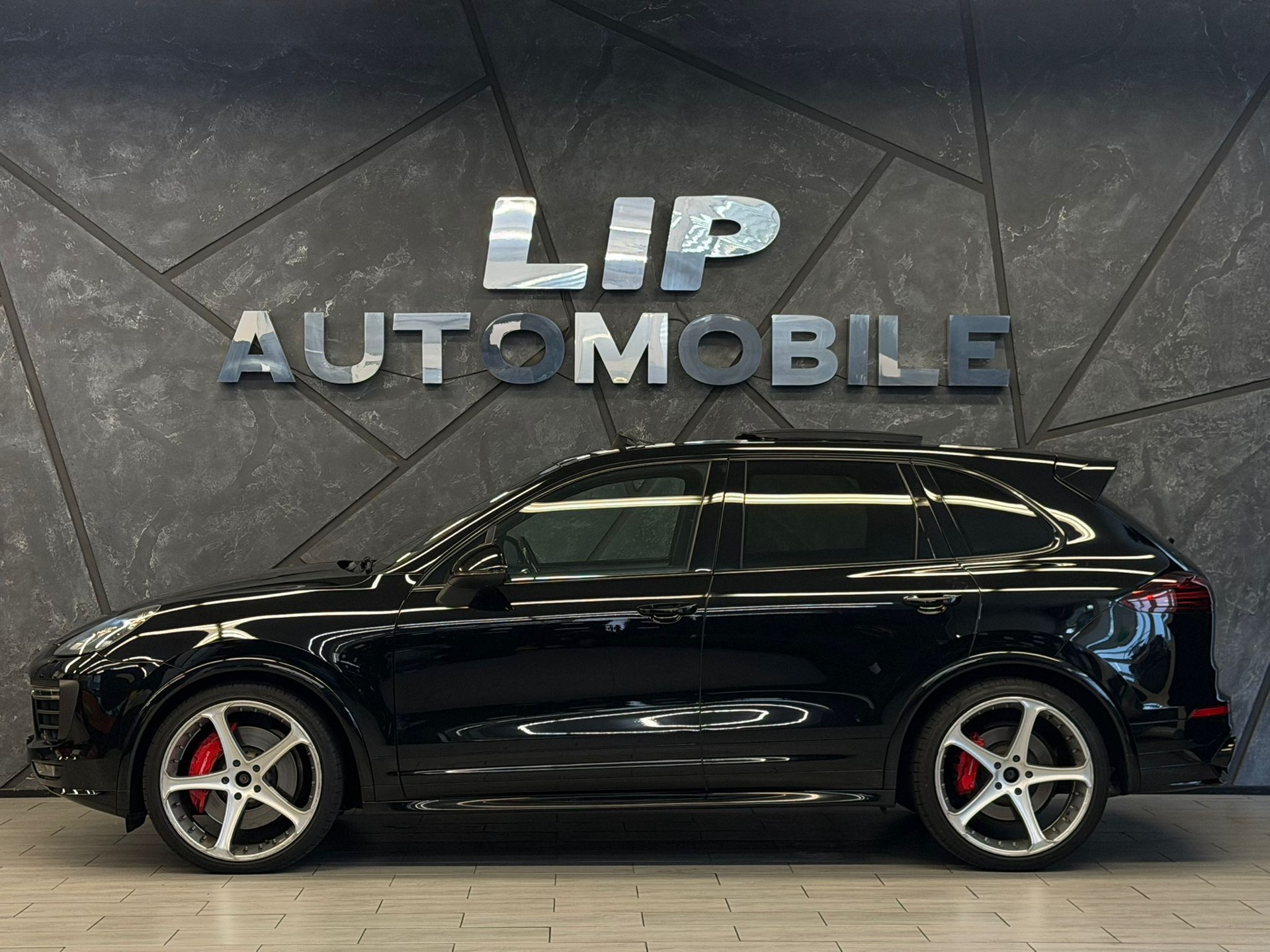 PORSCHE Cayenne GTS-image-4