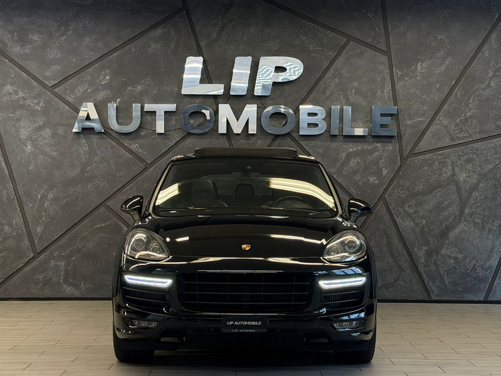 PORSCHE Cayenne GTS-image-1