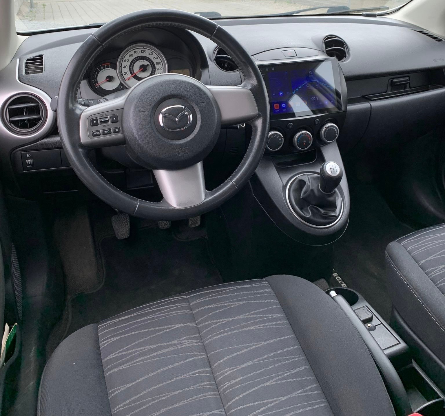 MAZDA 2 1.3i 16V Exclusive (Klima * Multimedia * Multilenkrad * BO4 ** KUPPLUNG MUSS ERSETZEN)-image-11