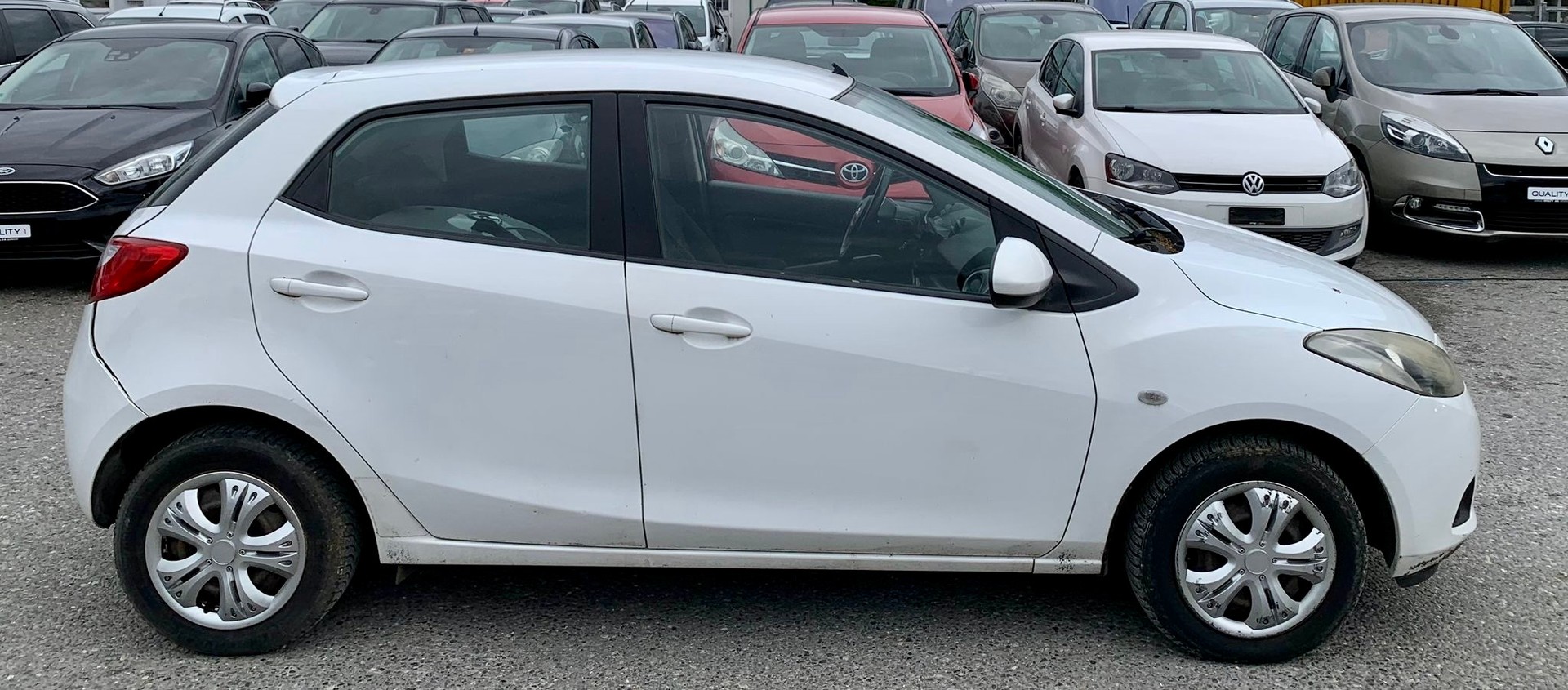 MAZDA 2 1.3i 16V Exclusive (Klima * Multimedia * Multilenkrad * BO4 ** KUPPLUNG MUSS ERSETZEN)-image-4
