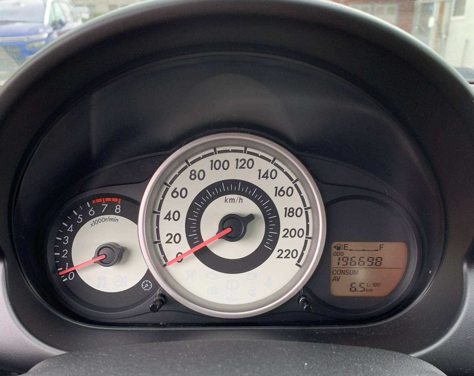 MAZDA 2 1.3i 16V Exclusive (Klima * Multimedia * Multilenkrad * BO4 ** KUPPLUNG MUSS ERSETZEN)-image-8