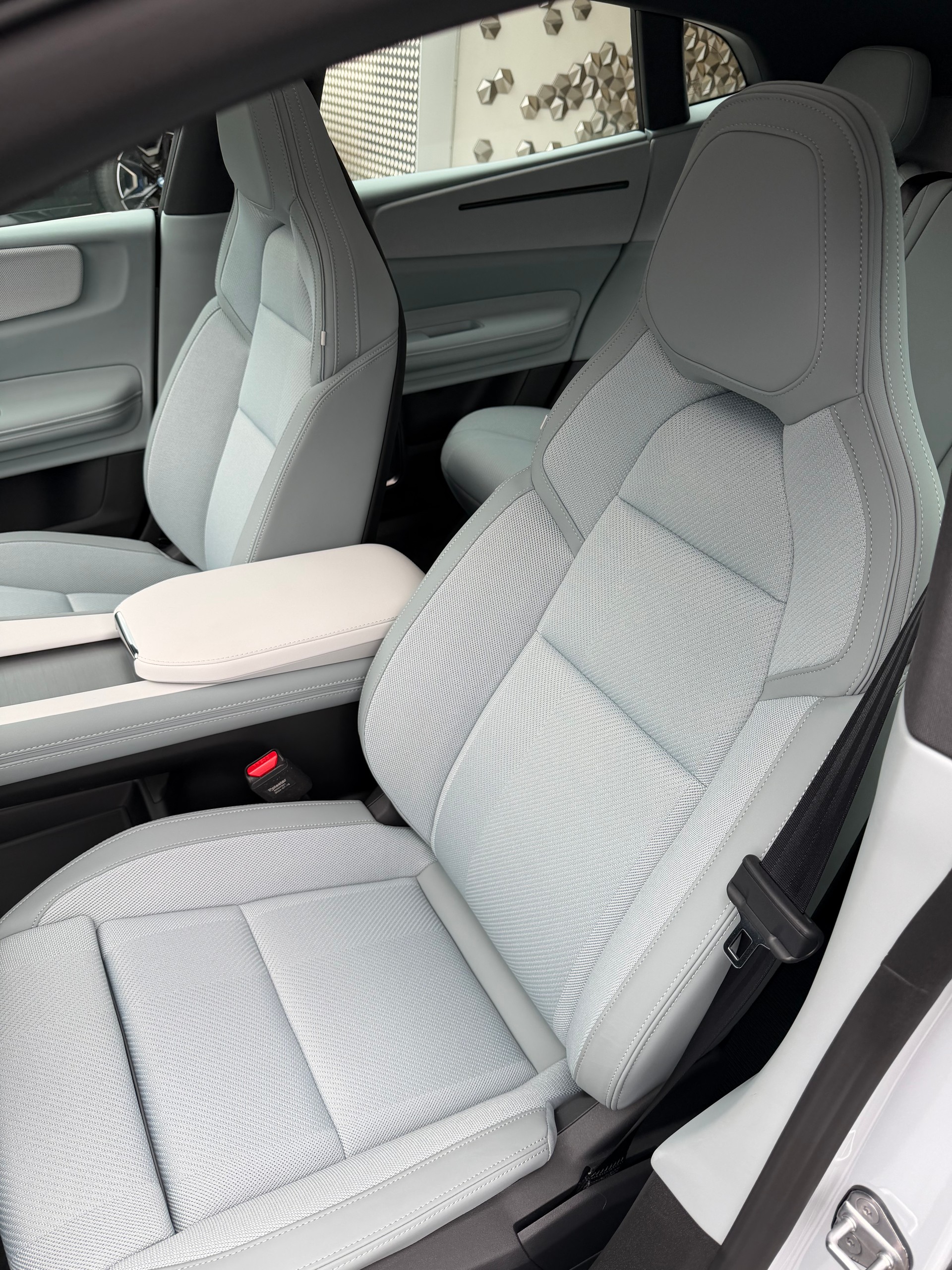 POLESTAR Polestar 4 Long Range Single 100kWh Plus-image-4