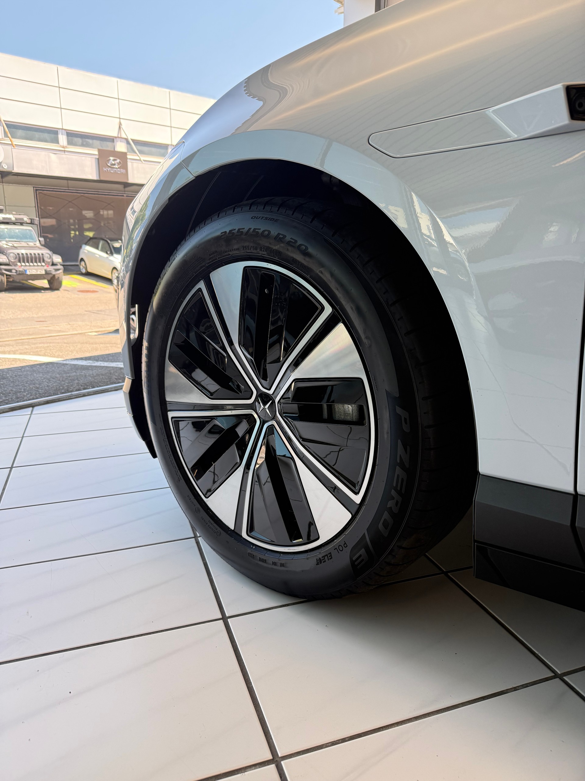 POLESTAR Polestar 4 Long Range Single 100kWh Plus-image-22