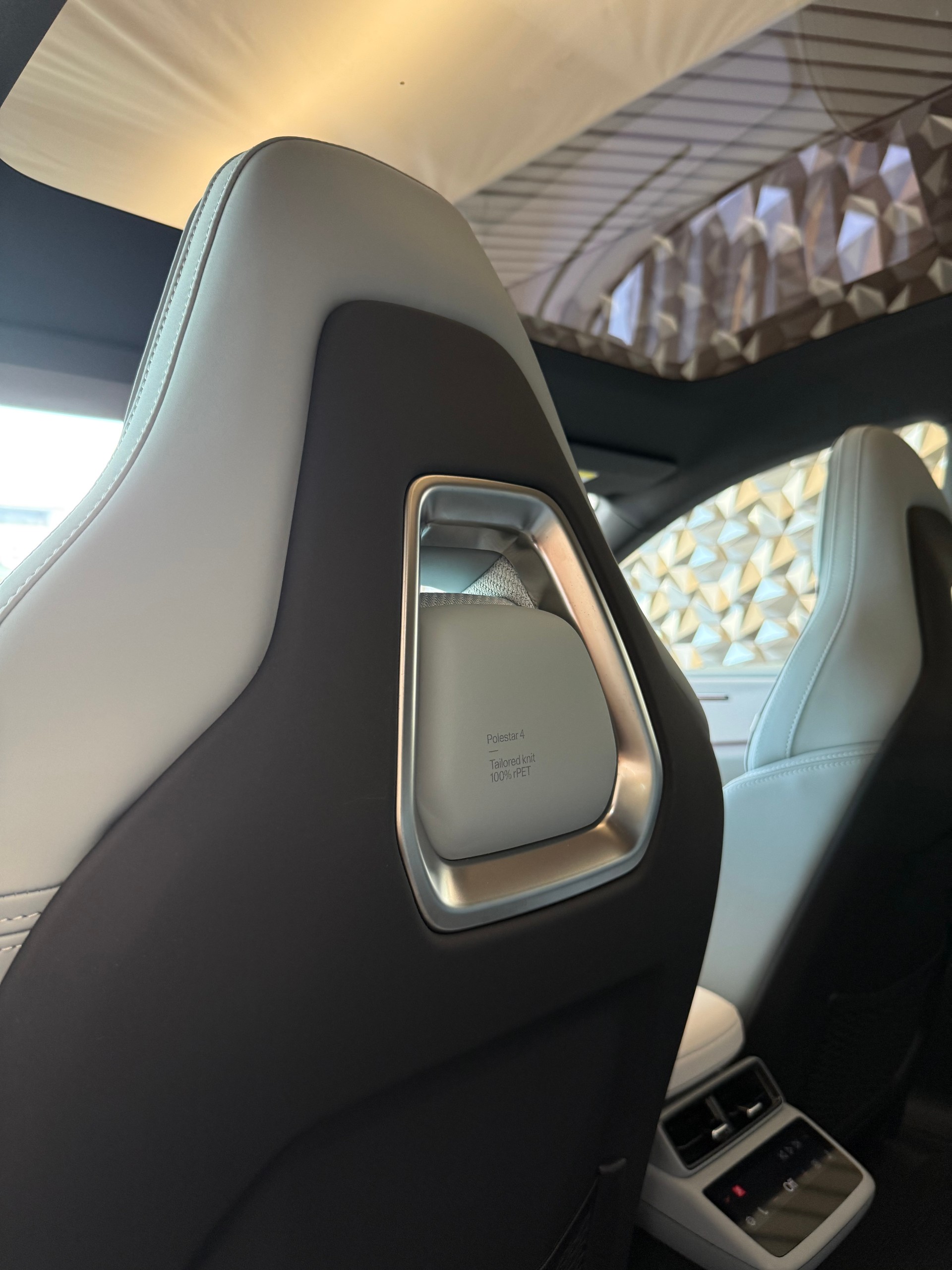 POLESTAR Polestar 4 Long Range Single 100kWh Plus-image-11