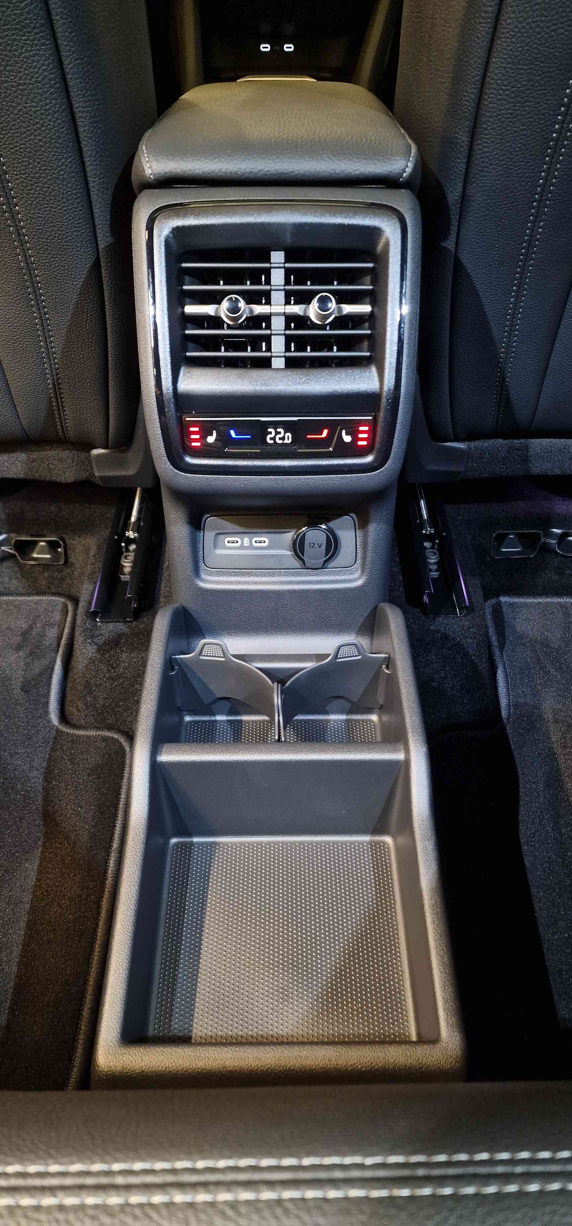 SKODA Kodiaq 2.0 TSI Selection 4x4-image-16