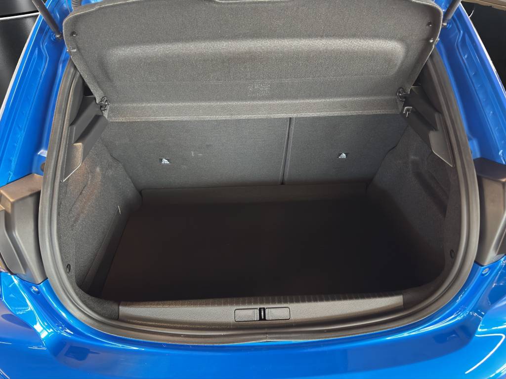 PEUGEOT 208 1.2 PureTech GT Pack EAT8 //Sièges AV Chauffants/Visio Park 1/Navigation 3D/DAB+-image-11