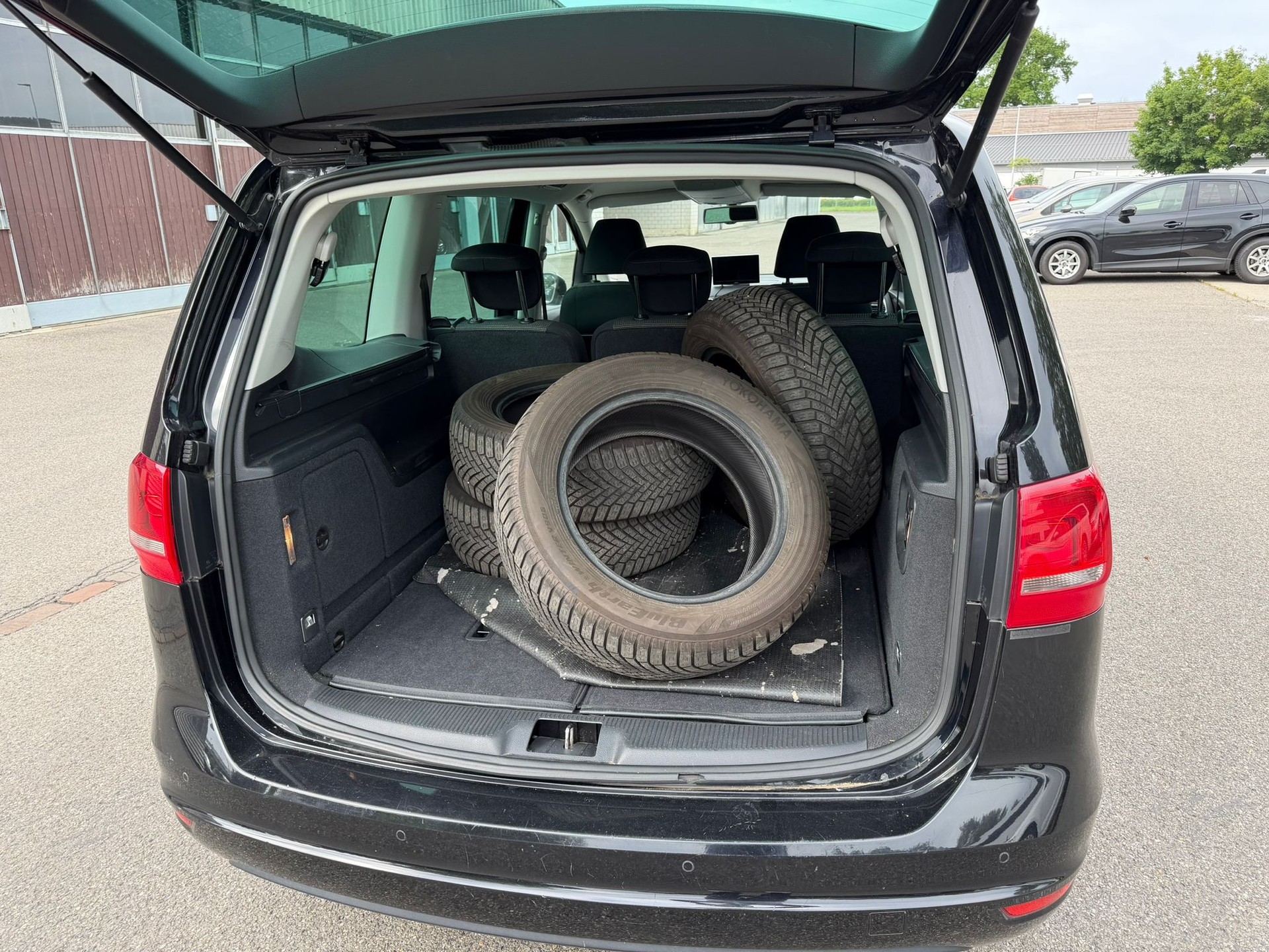 VW Sharan 1.4 TSI BMT Comfortline DSG-image-12
